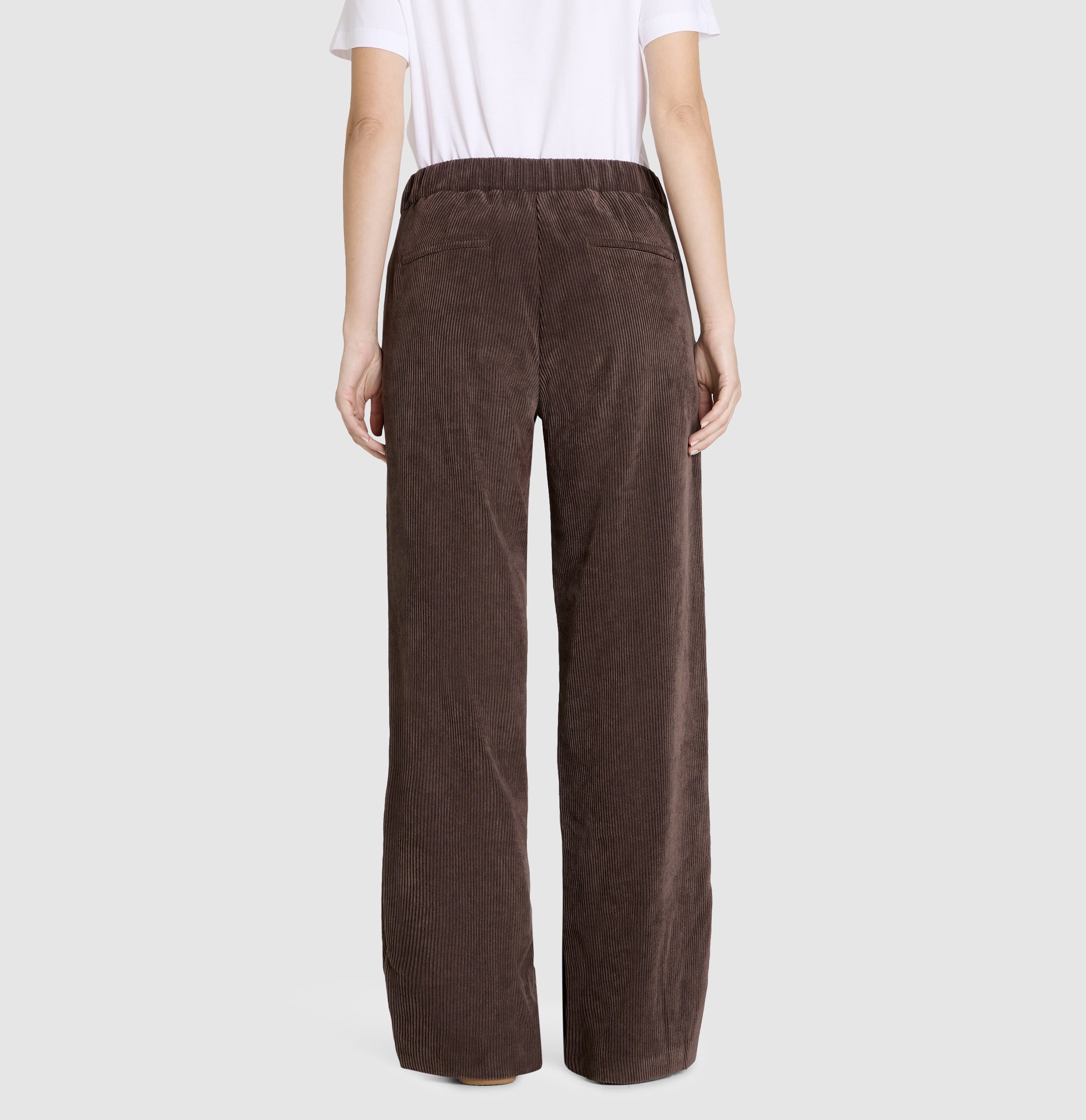 Wide trousers in a lightcorduroy material. | CHIARA | truffle brown | Back view of model