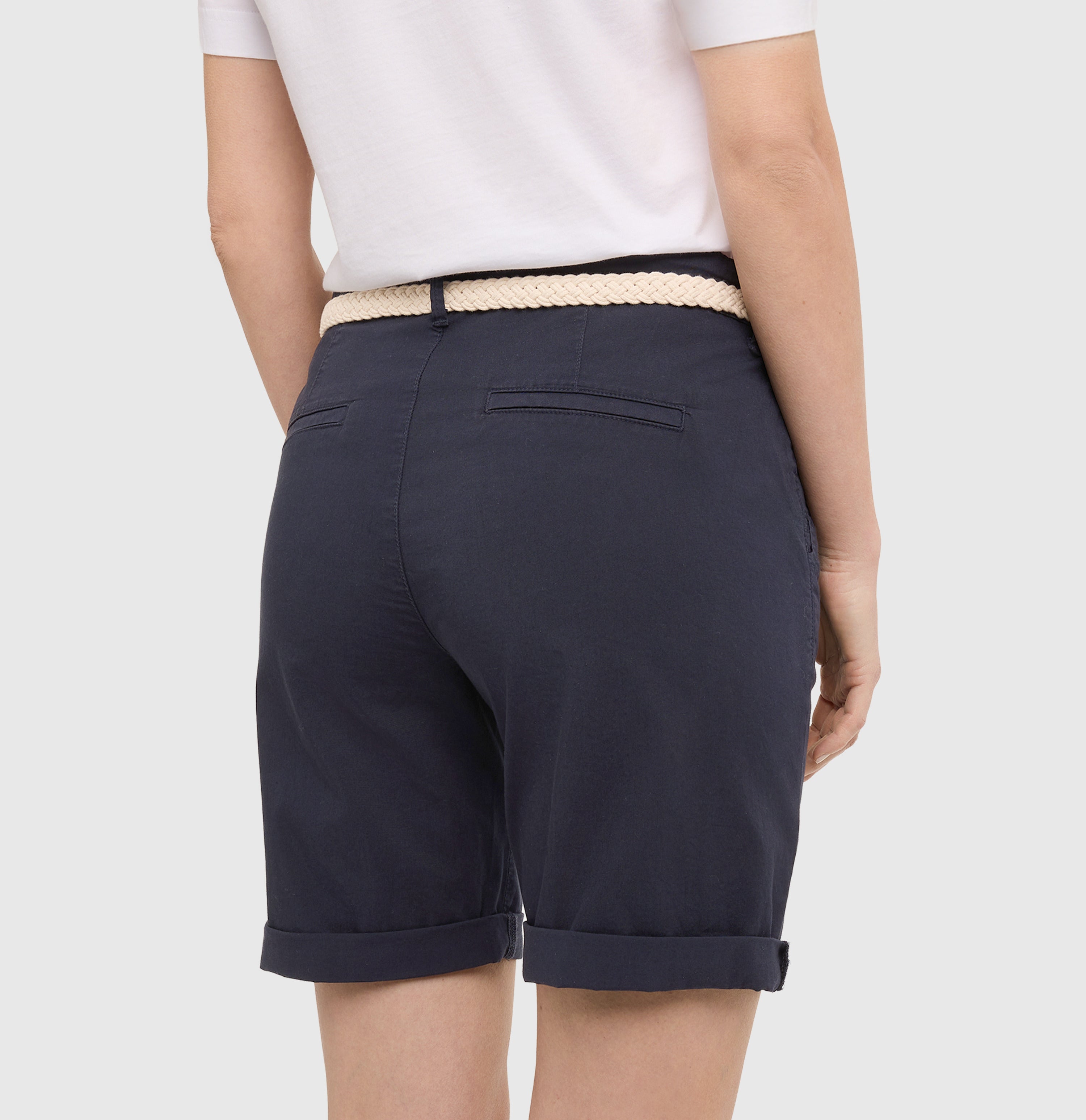 Chino shorts with a braided belt. | CHINO SHORTS belt | dark blue PPT | Detailed view 2 of model
