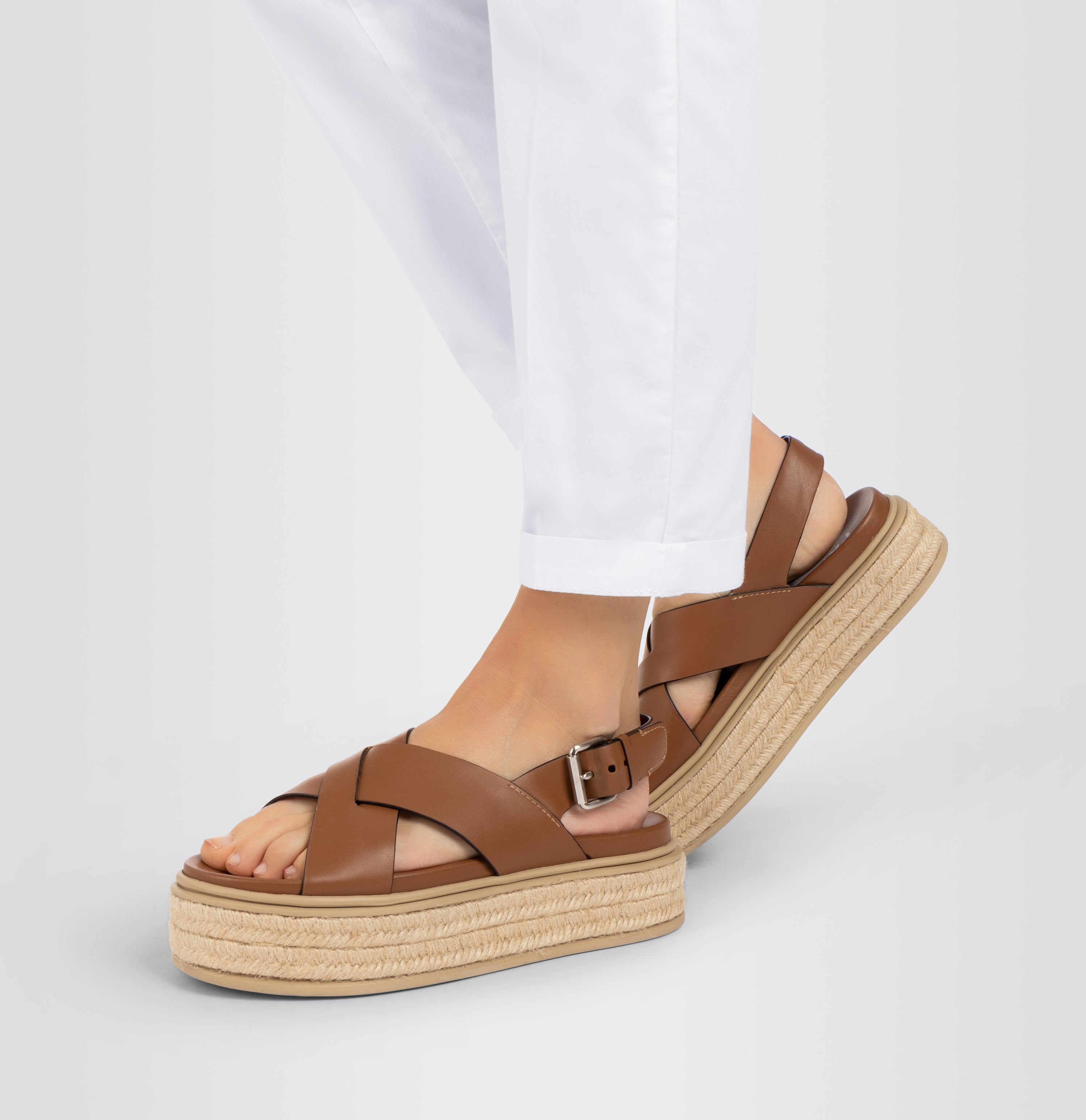 Turned-up chino with creases. | S-NAME | S-FBBZ | Campaign image