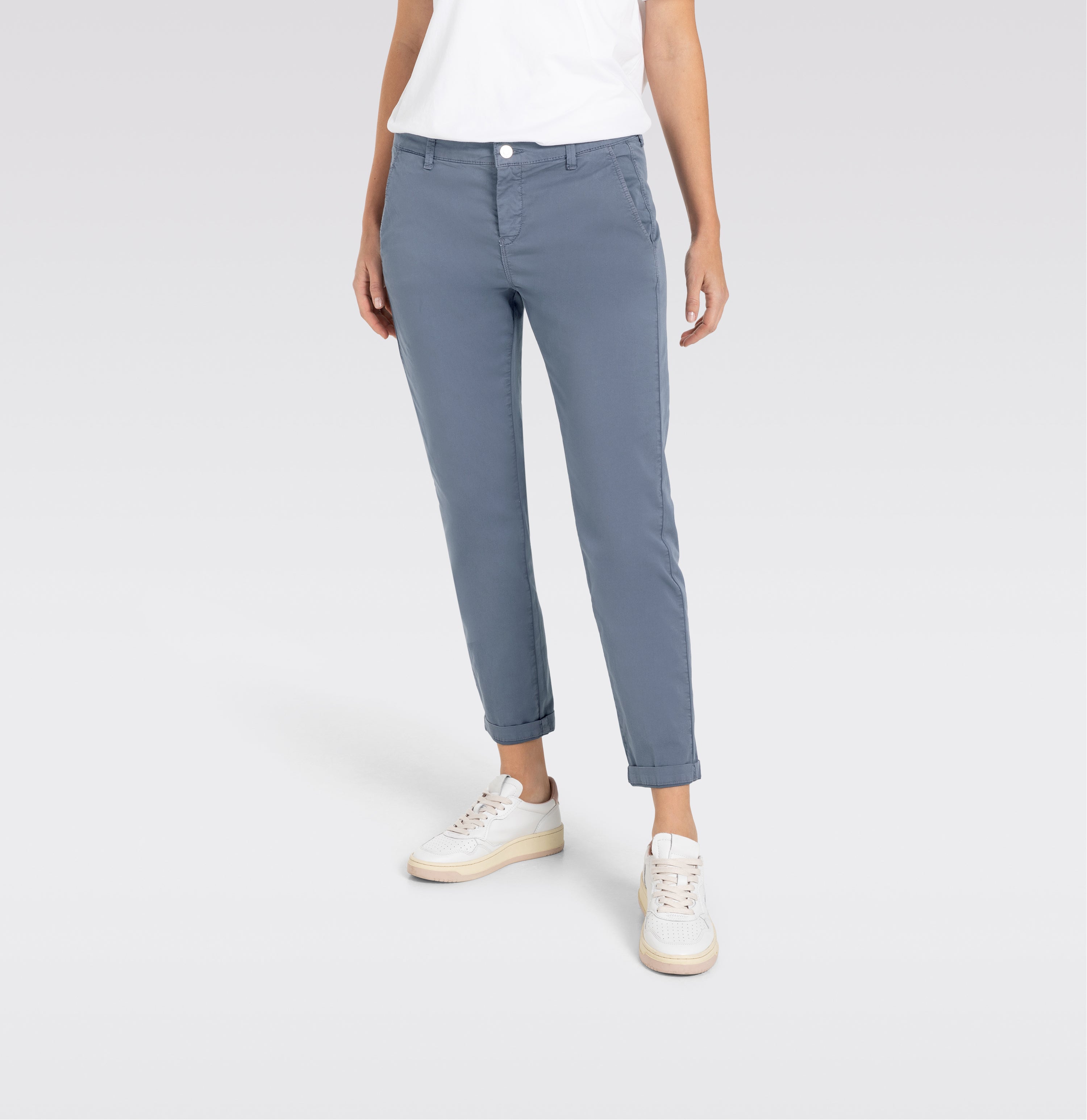 Turned-up chino with creases. | S-NAME | S-FBBZ | Detailed view 4 of model