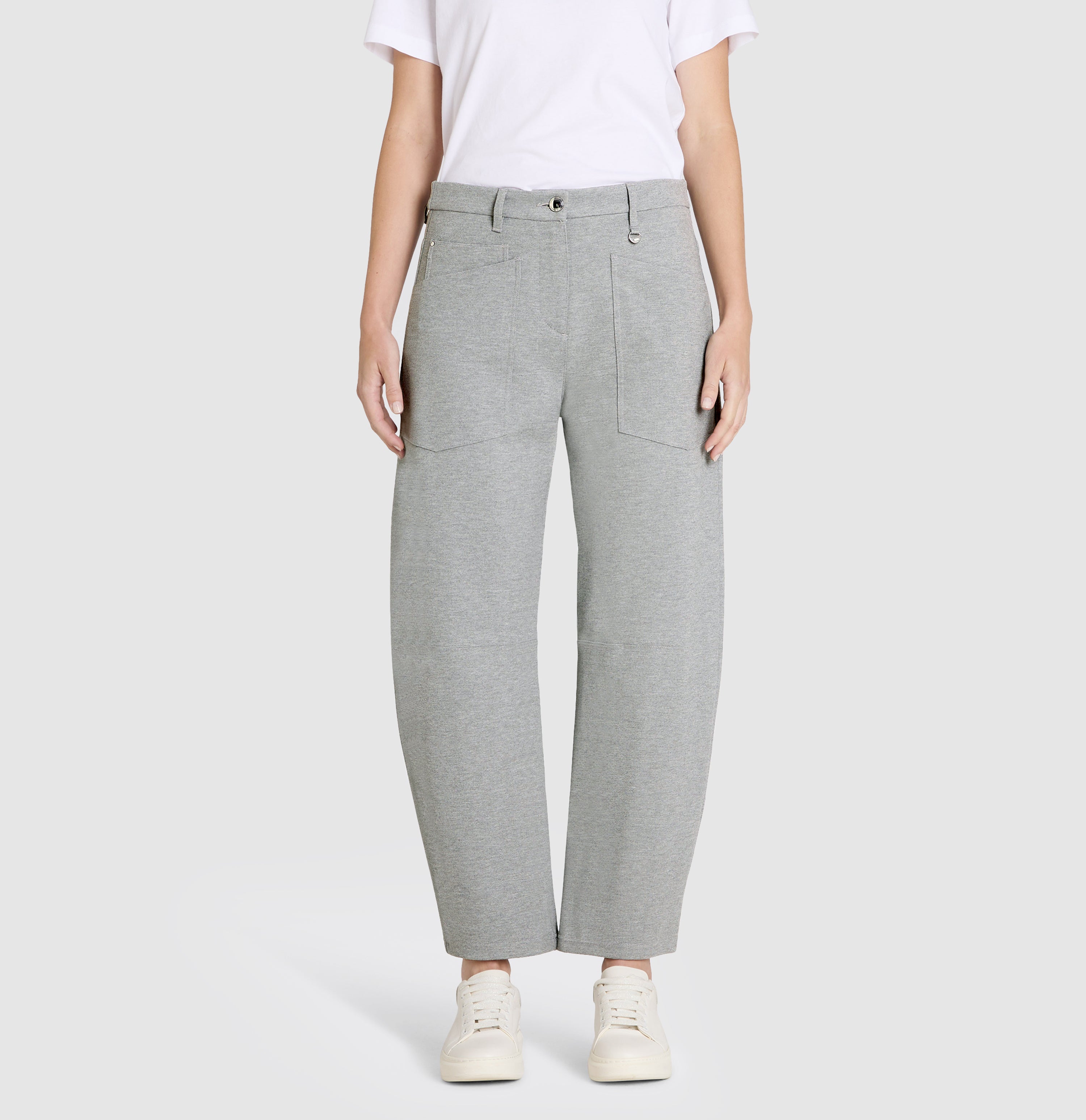 Baggy pants made of light jersey. | S-NAME | S-FBBZ | Front view of model