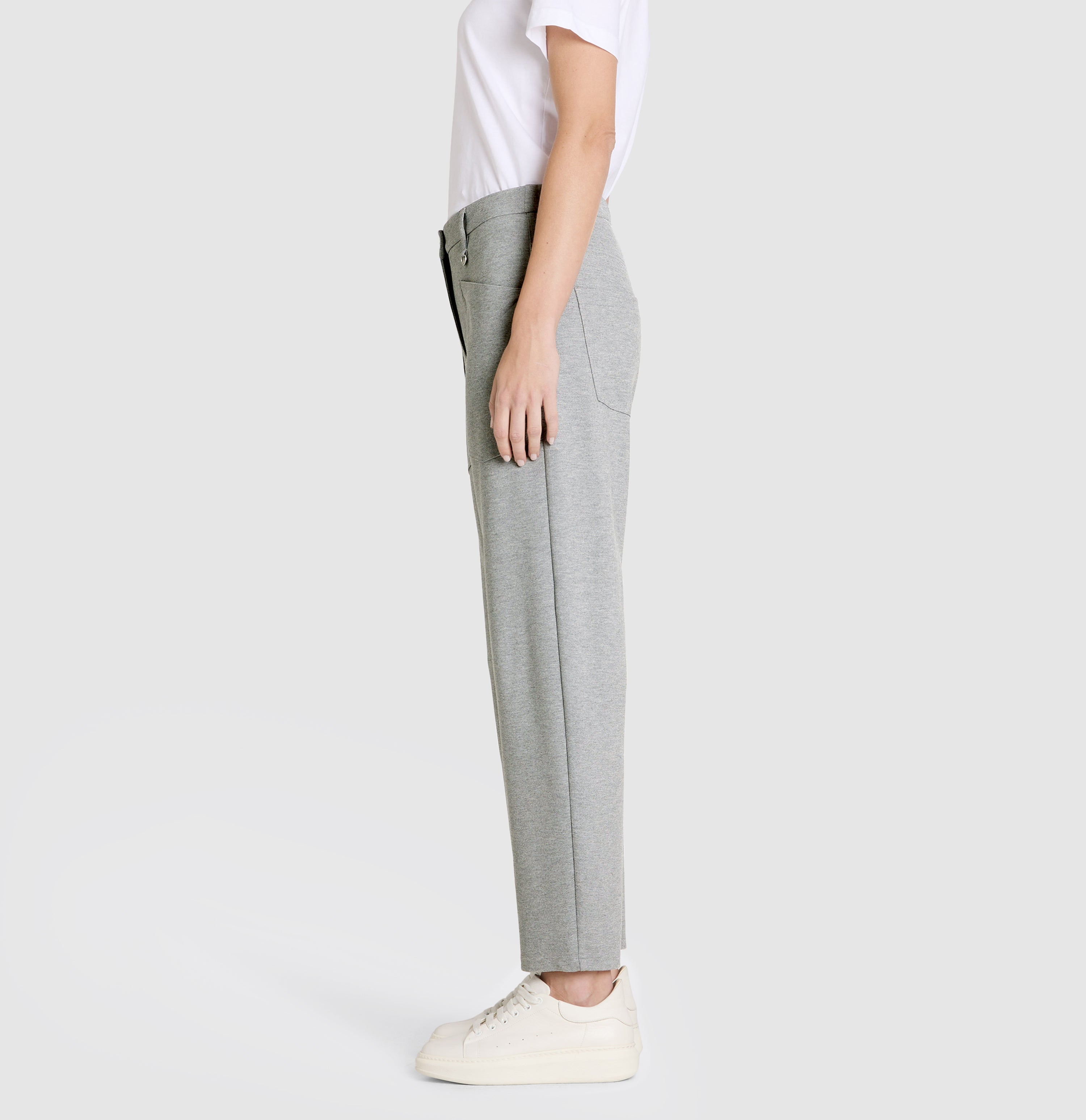 Baggy pants made of light jersey. | S-NAME | S-FBBZ | Side view of model