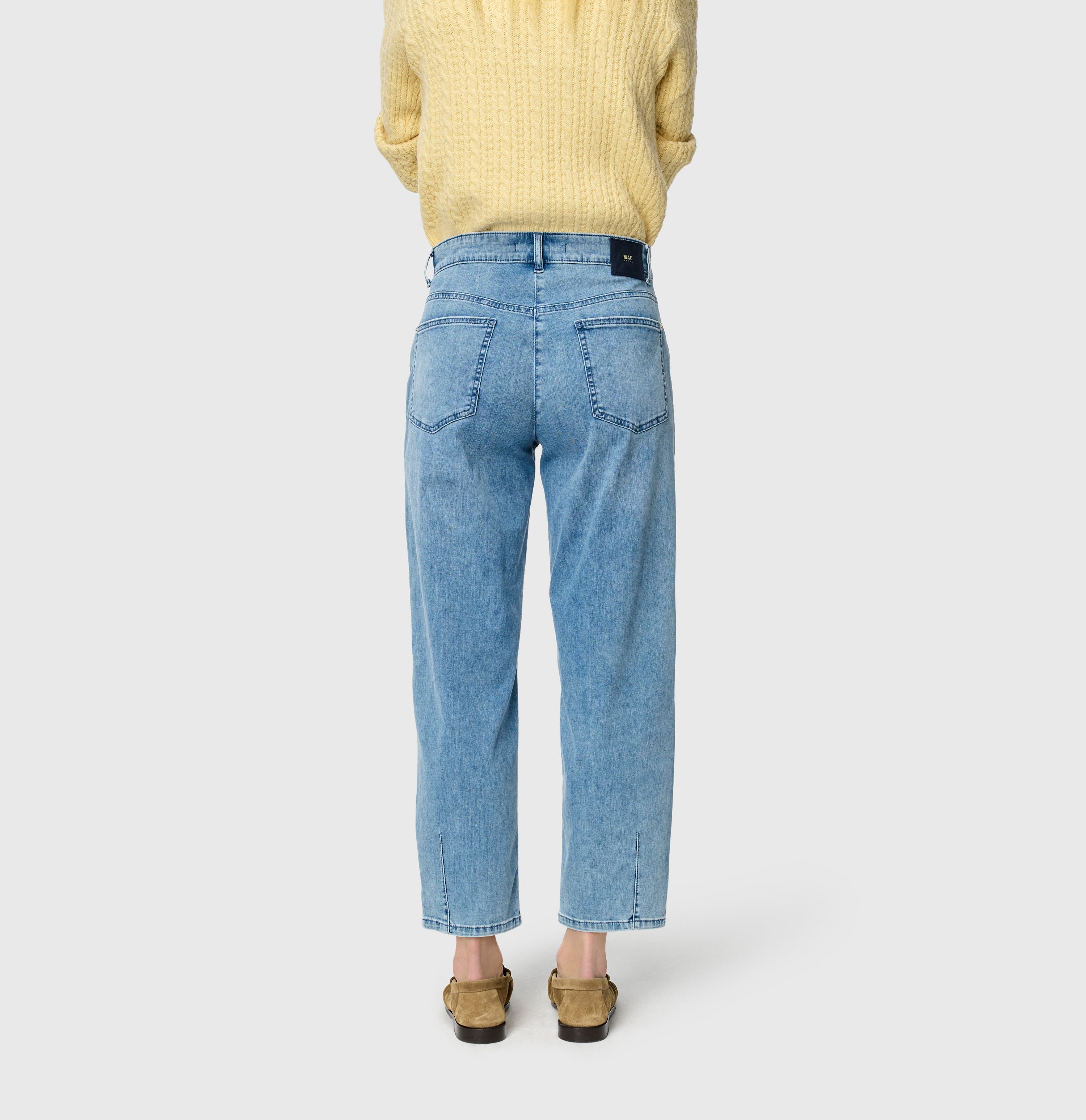 Relaxed fit made of super soft summer denim. | BOBBIE | random true blue | Back view of model