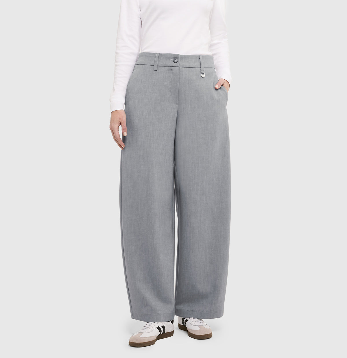 Light flannel trousers with a wool look. | BAILEY | smoke melange | Front view of model