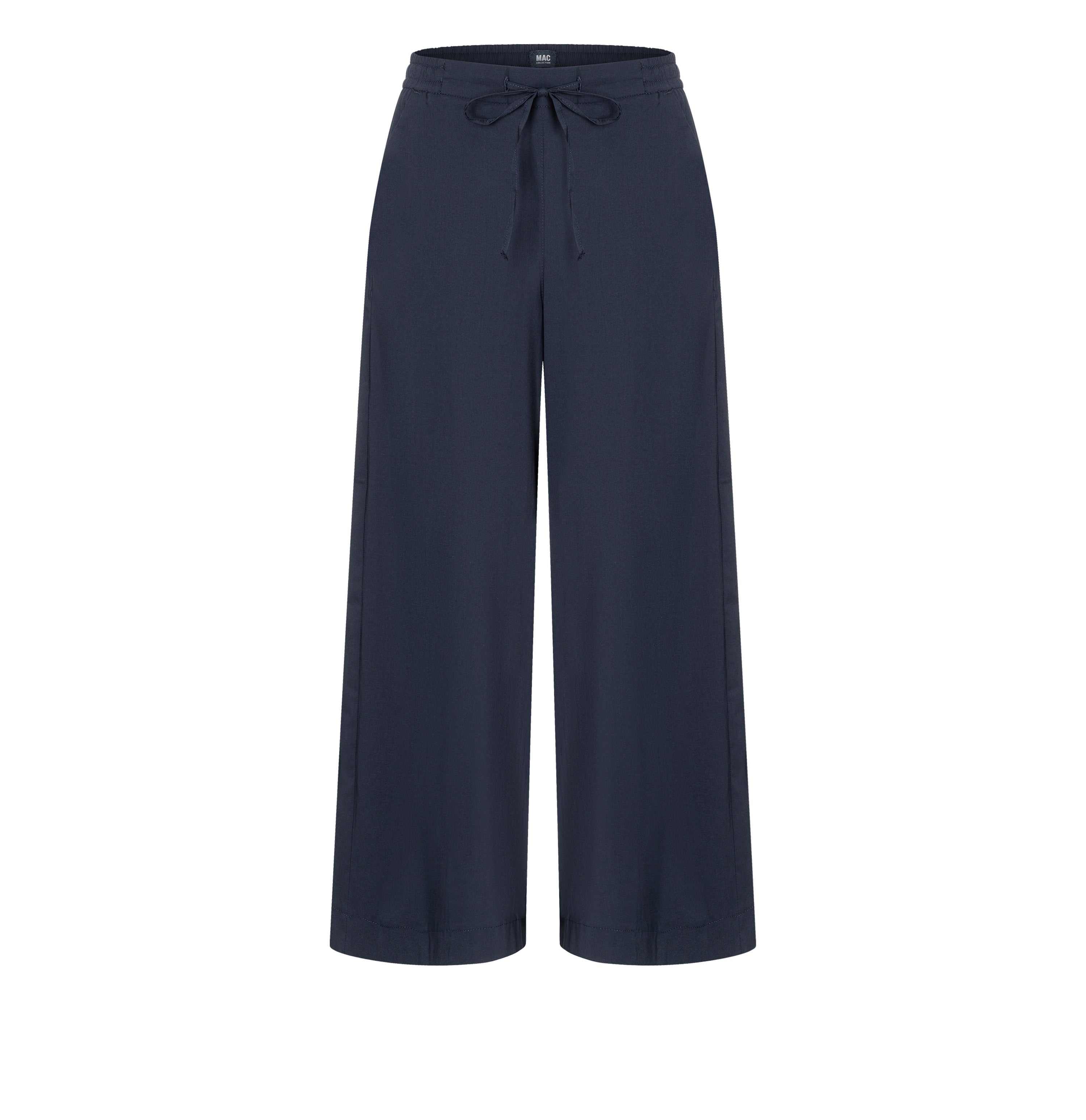 Culotte in an ultra light summer fabric. | CALLIE cropped | dark blue | Front view of bust