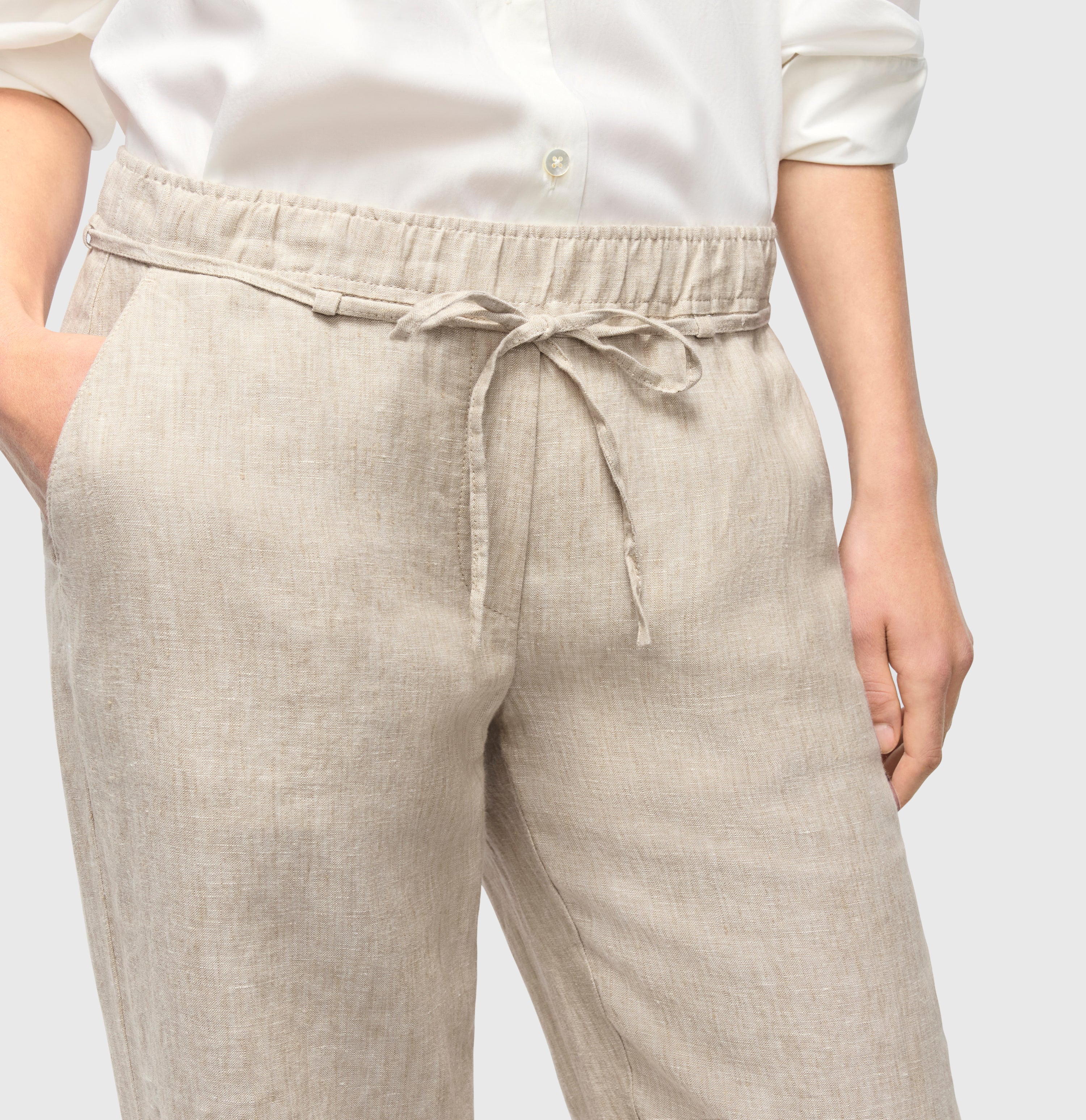 Wide trousers made of pure linen. | CHIARA BELT | almond beige melange | Detailed view 3 of model