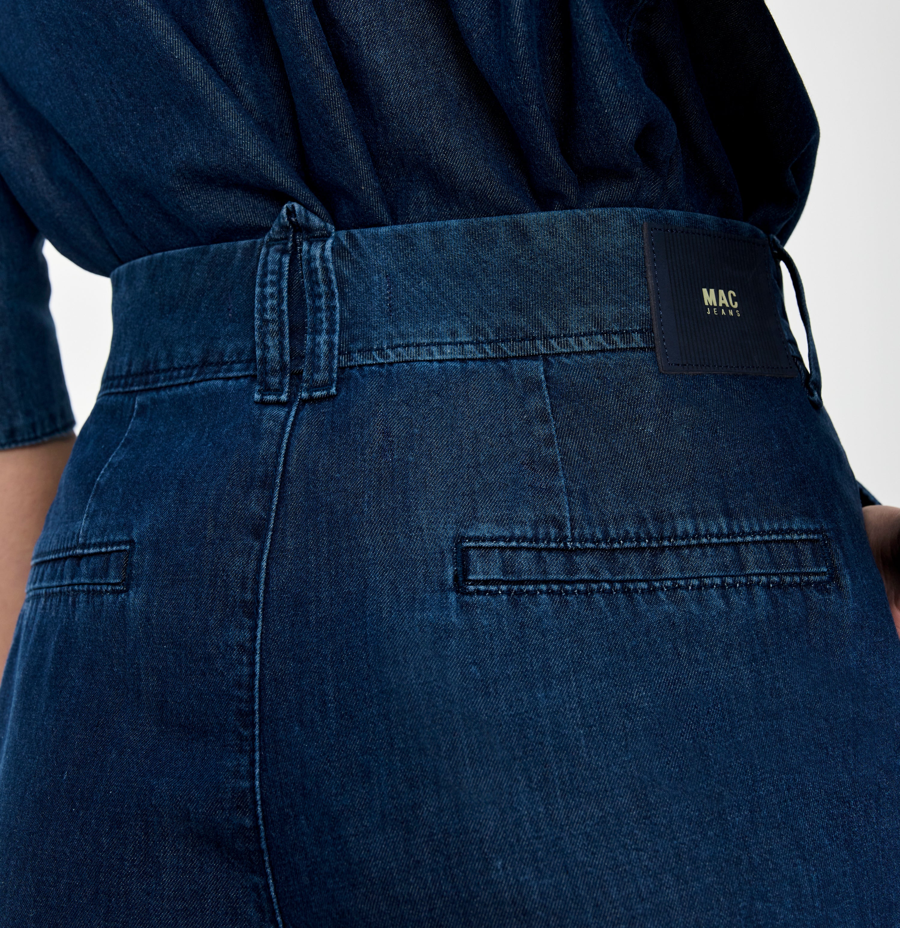  | BRITT denim | simply blue wash | Detailed view 2 of model