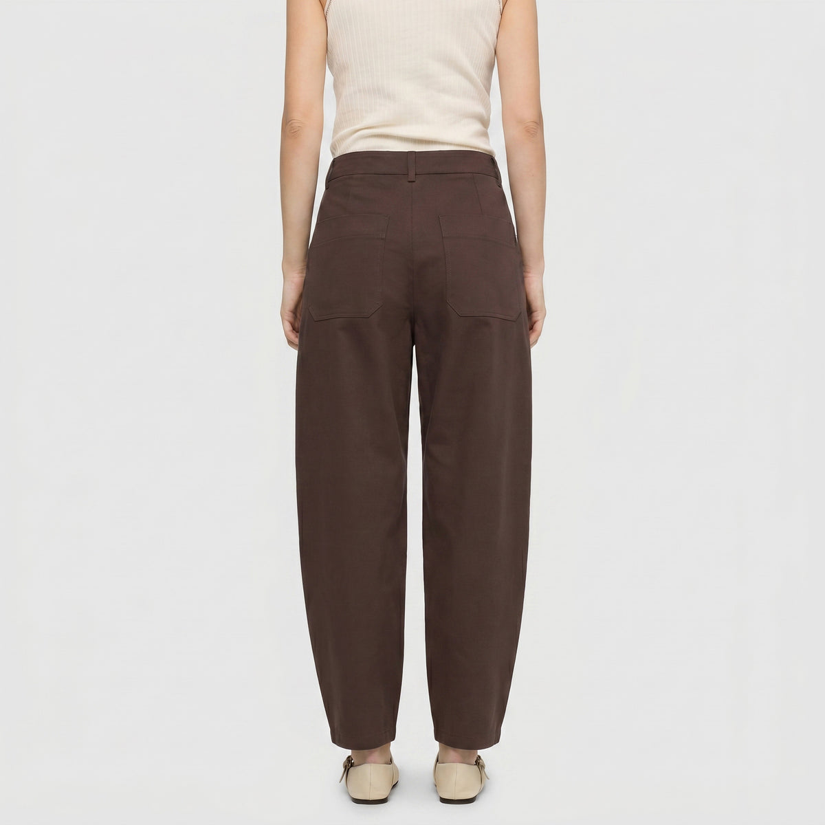  | TILDA jump in | truffle brown | Back view of model