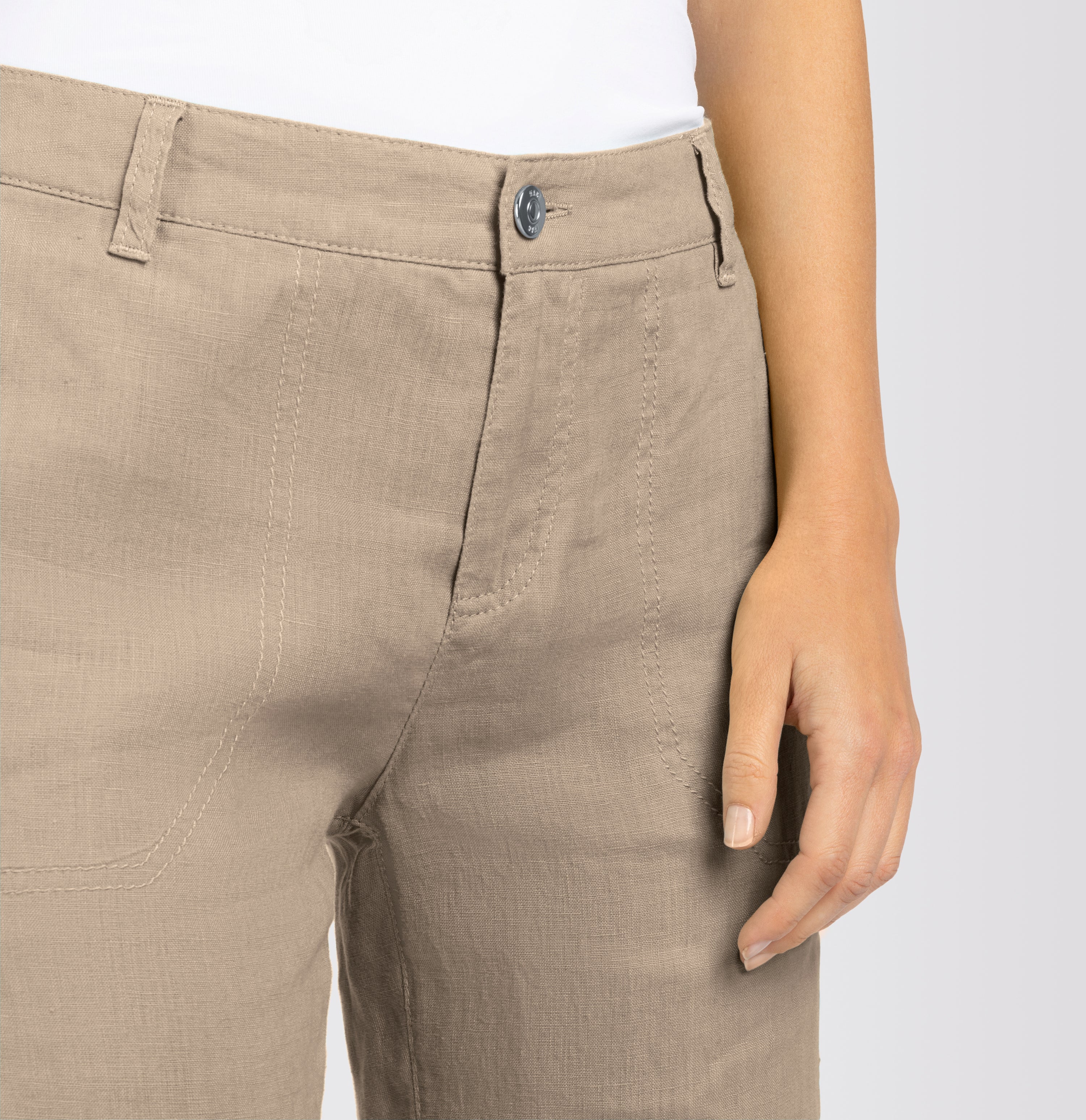 Light culotte made of pure linen. | NORA cropped | sanddrift melange | Side view of model