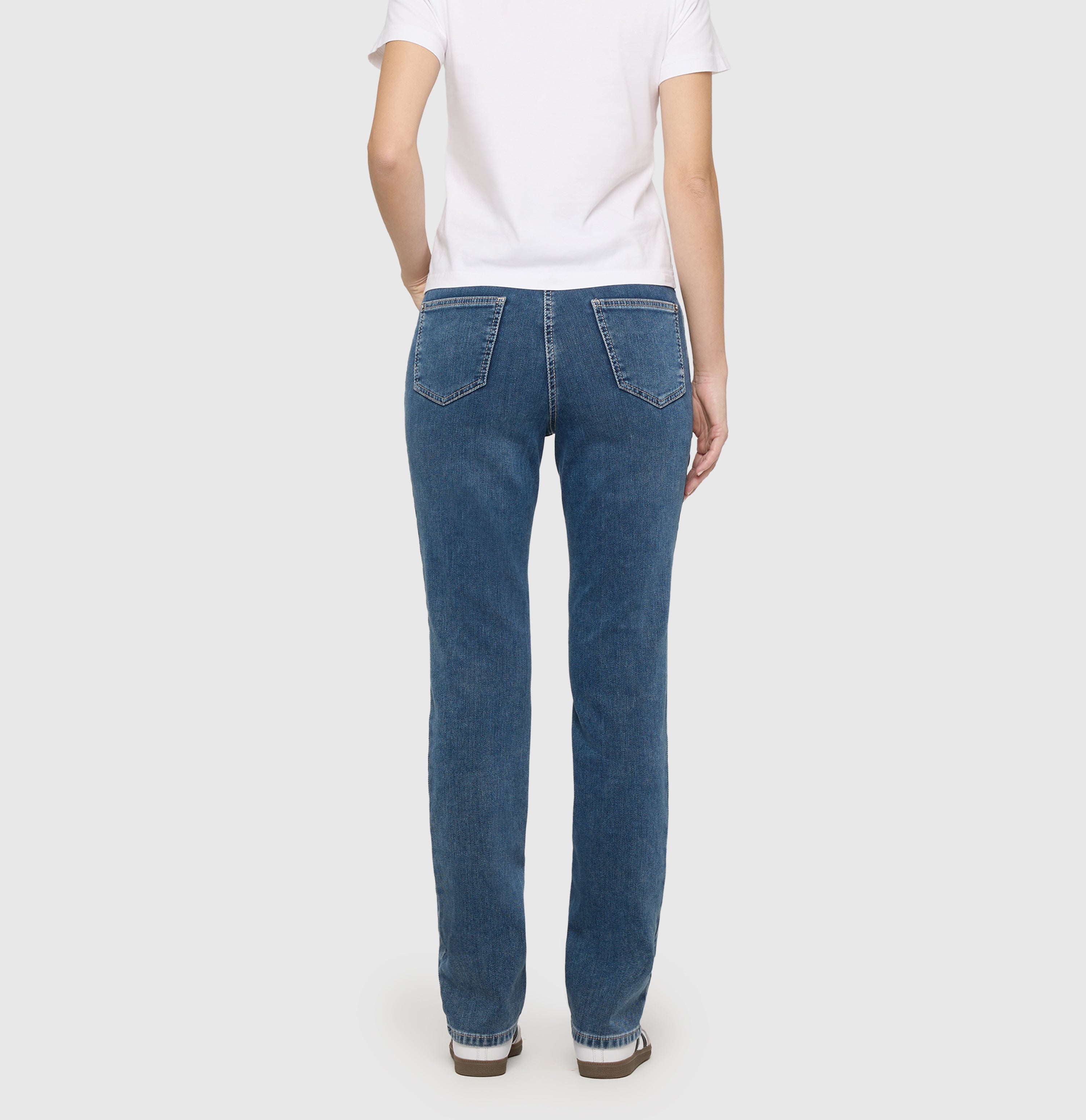 Straight jeans in a cosy viscose blend. | MELANIE | mid blue authentic | Back view of model
