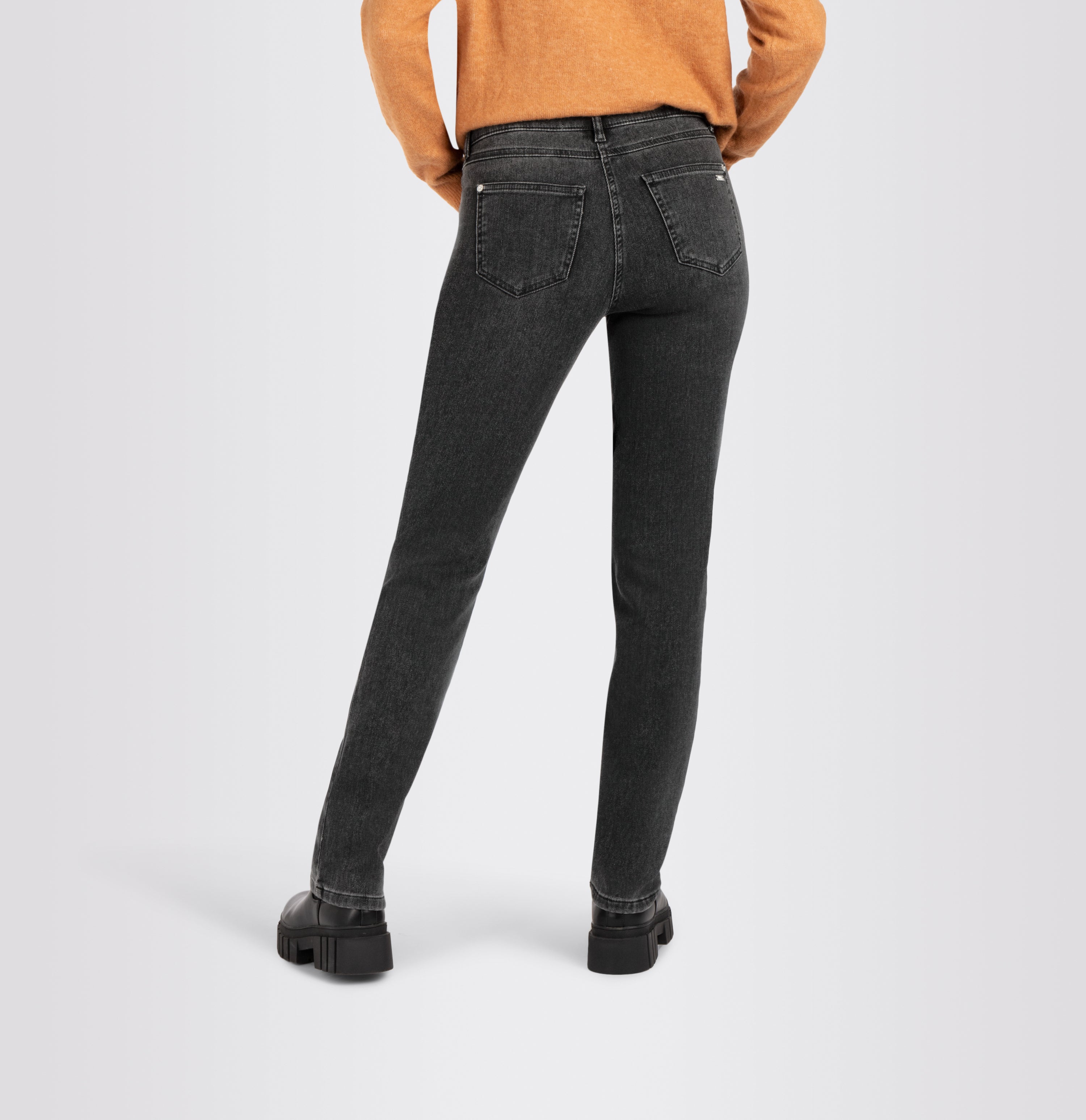 Straight jeans in a cosy viscose blend. | MELANIE | grey basic | Back view of model