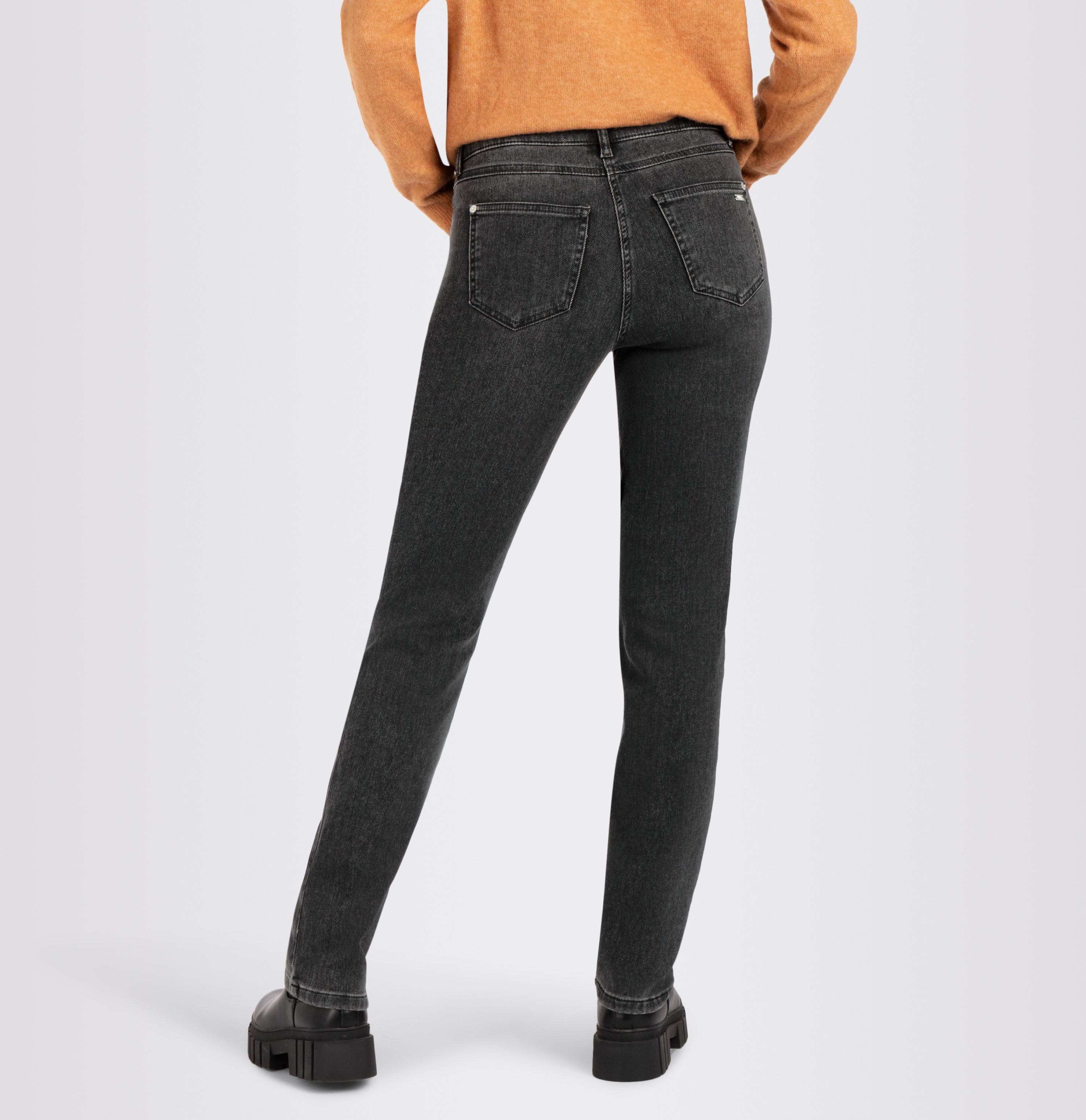 Straight jeans in a cosy viscose blend. | MELANIE | grey basic | Back view of model
