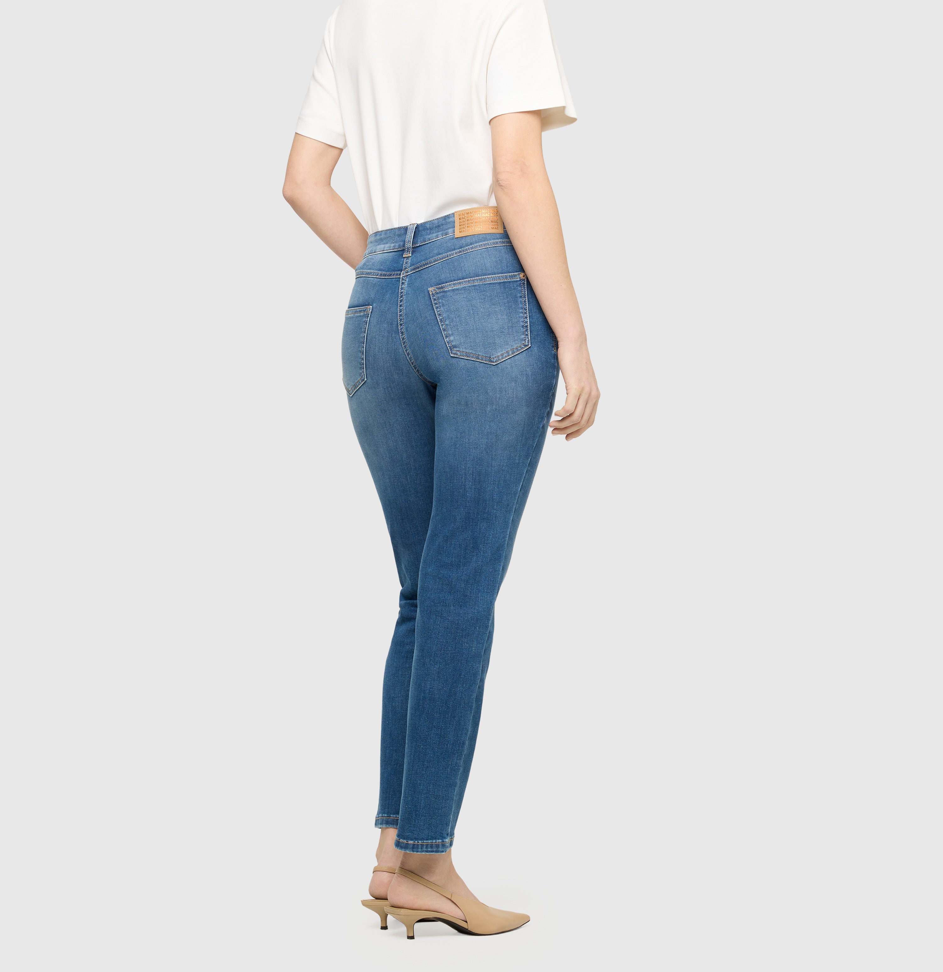 Straight fit made from comfort stretch denim. | MELANIE | mid blue use washed | Back view of model