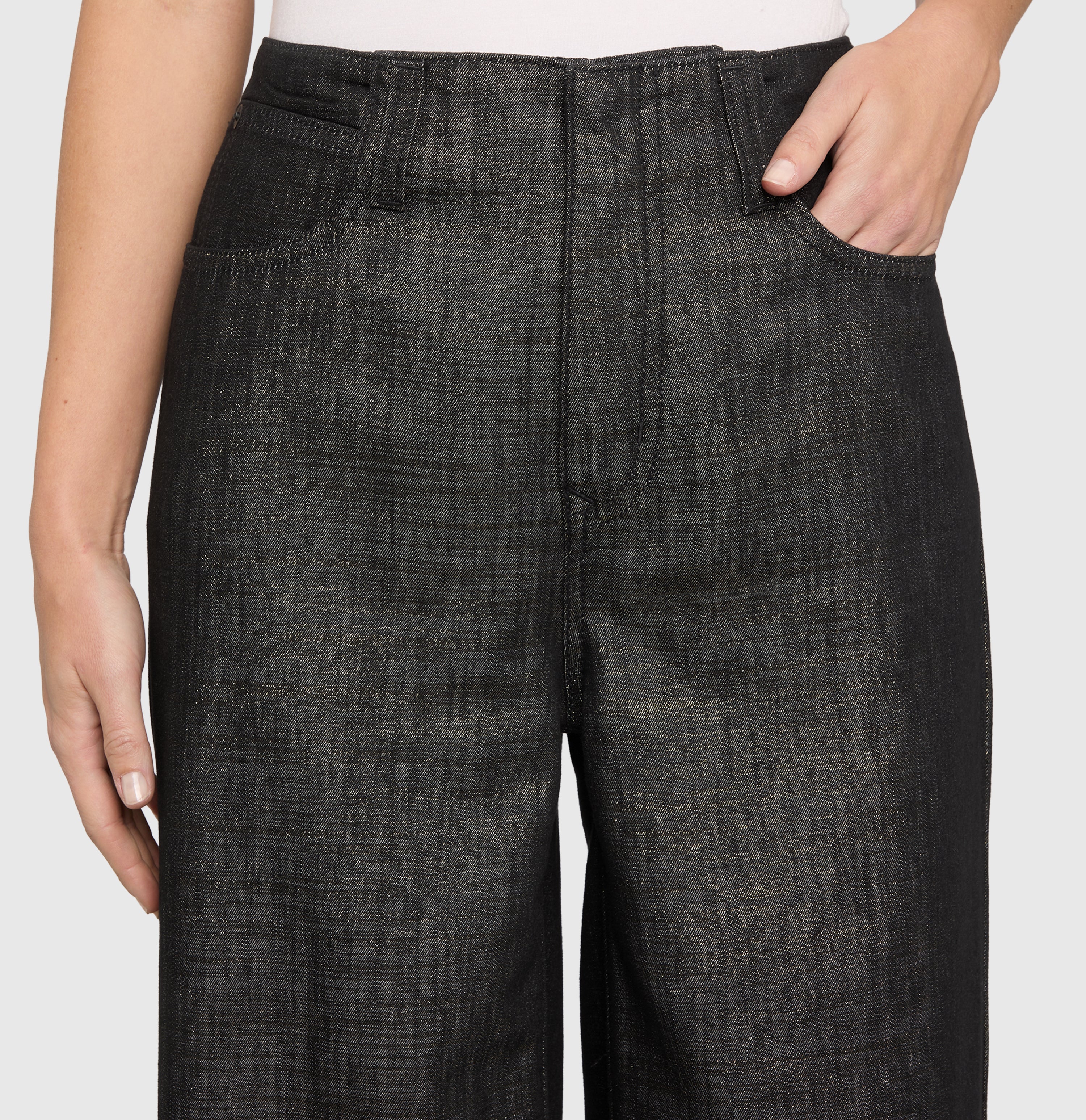 Wide Lurex jeans with a flowing look. | NAILA clean | fashion rinsed | Detailed view 2 of model