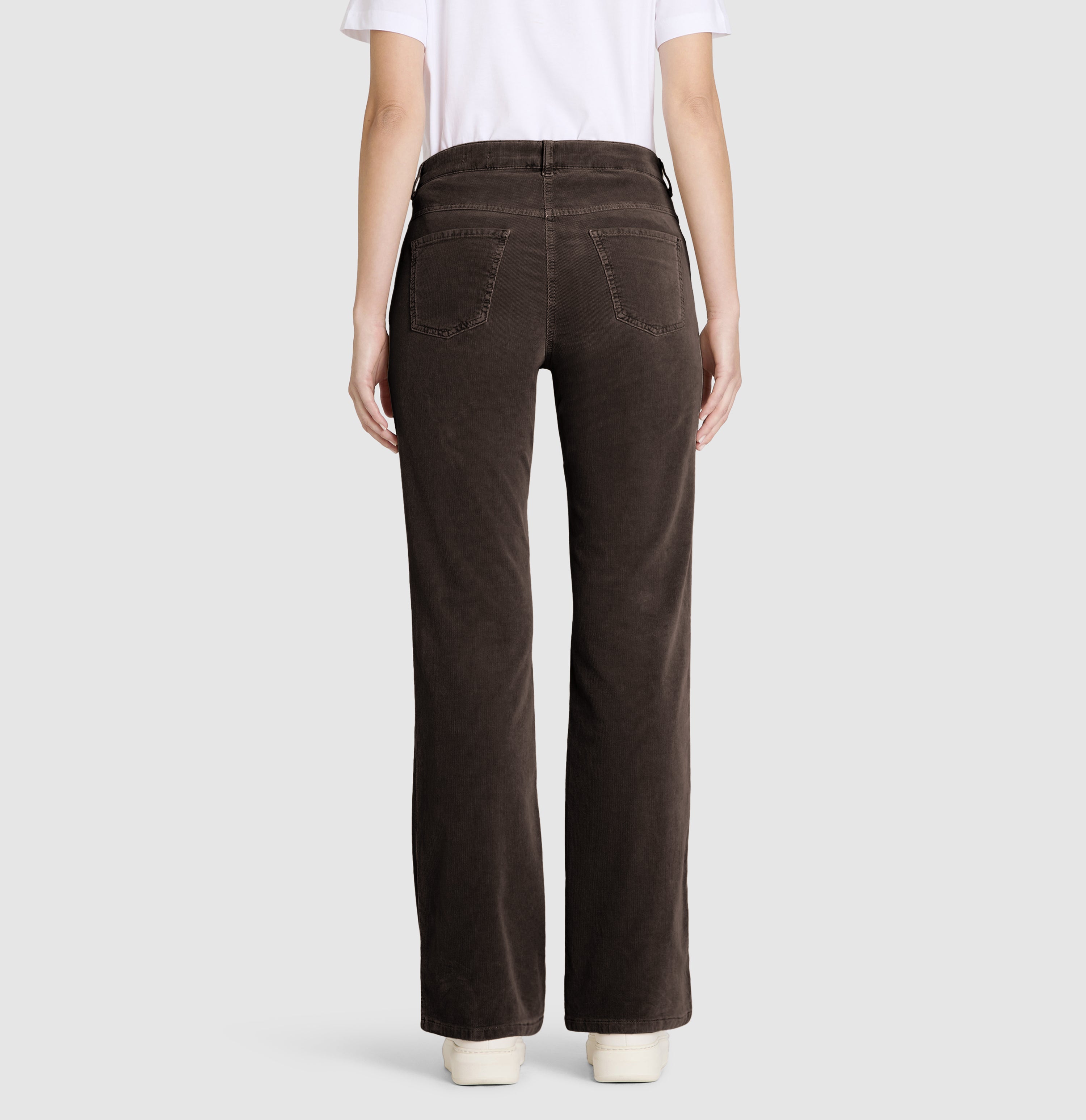 Bootcut pants made of fine baby corduroy. | LAURA | chocolate bean PPT | Back view of model