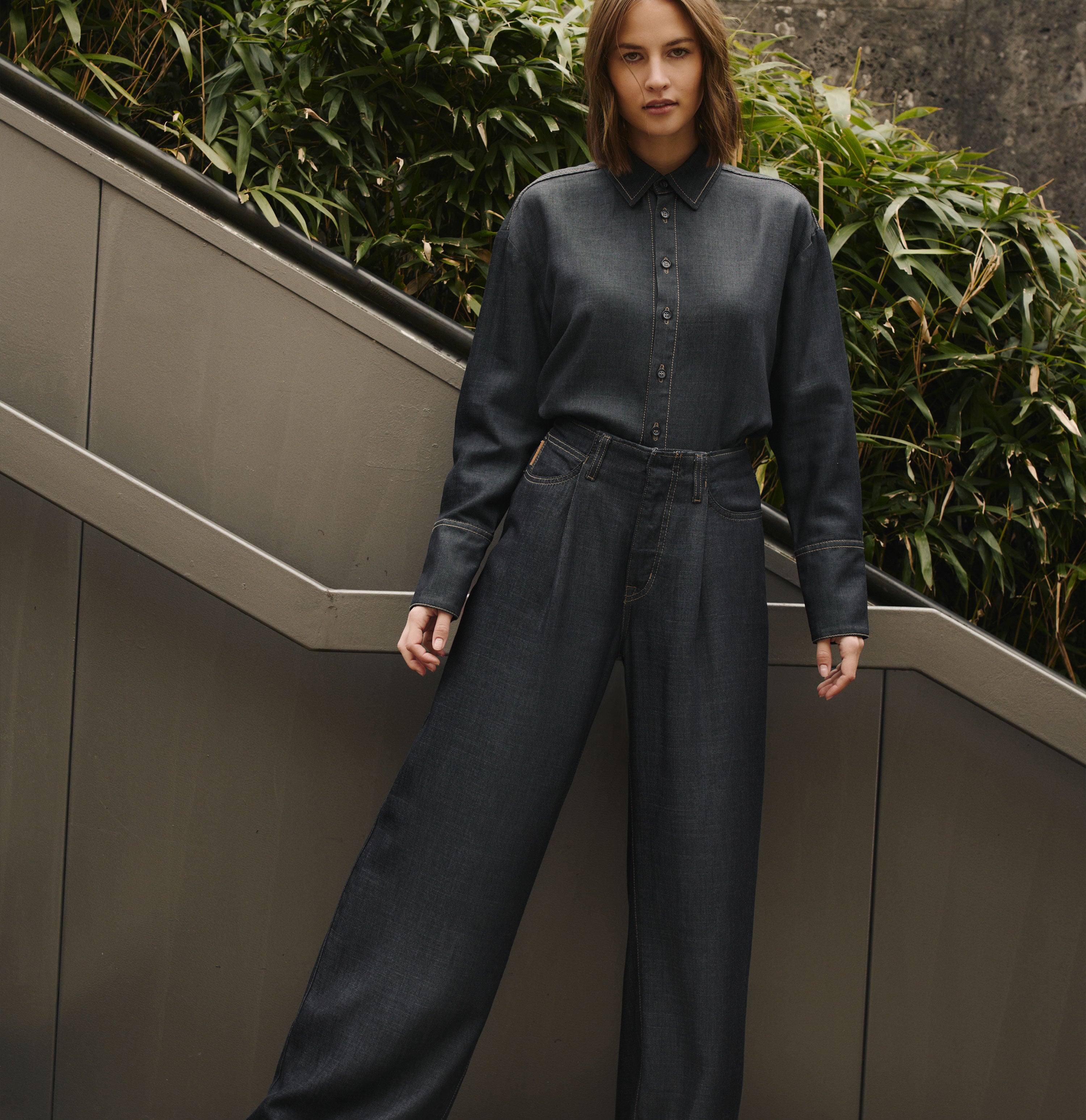 Soft flowing, wide jeans with viscose. | S-NAME | S-FBBZ | Campaign image 3