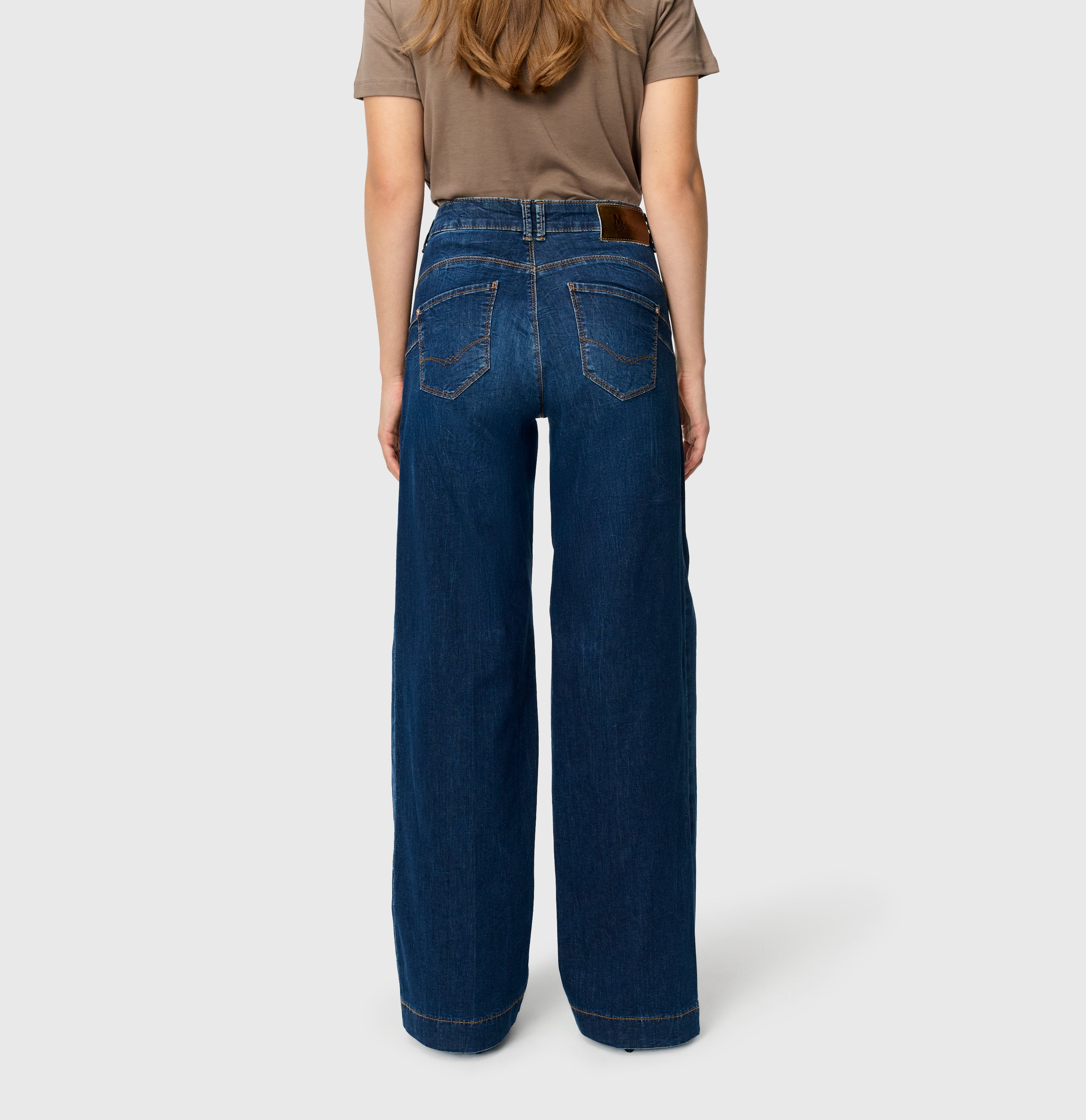 Light jeans in an extra wide cut. | RICH PALAZZO | night blue used | Back view of model