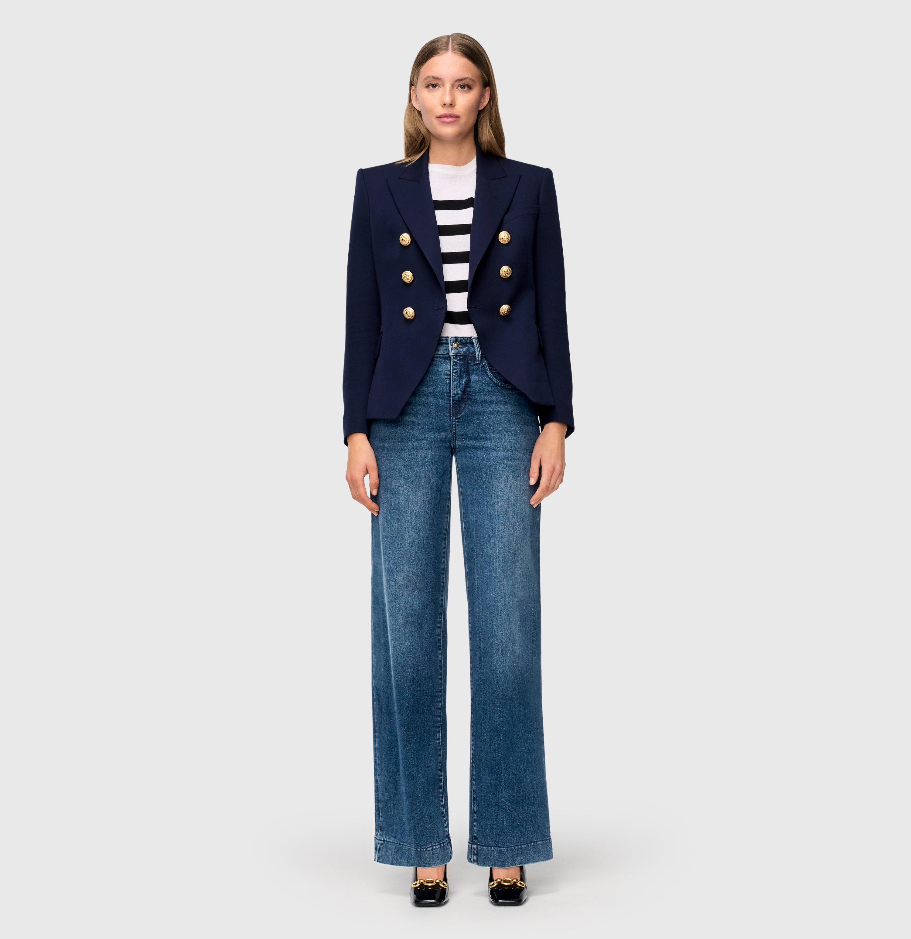 Extra wide palazzo jeans with seam details. | S-NAME | S-FBBZ | Full-body of model