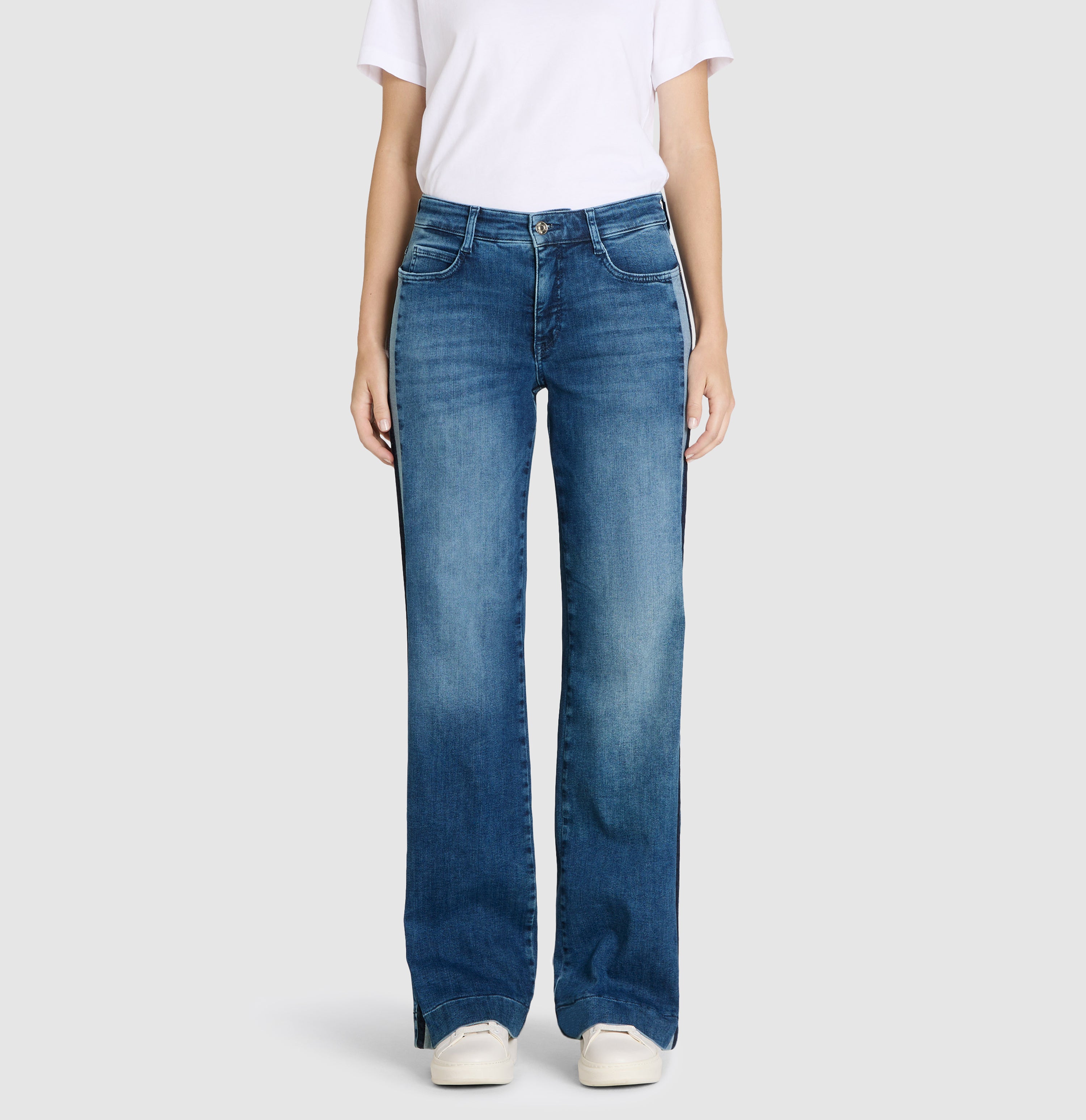 Wide fit with modern galloons. | S-NAME | S-FBBZ | Campaign image 2