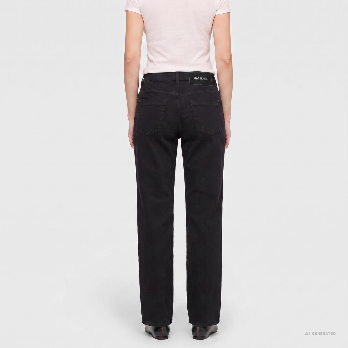 Warming winter jeans with a feminine fit. | GRACIA | black-black | Back view of model