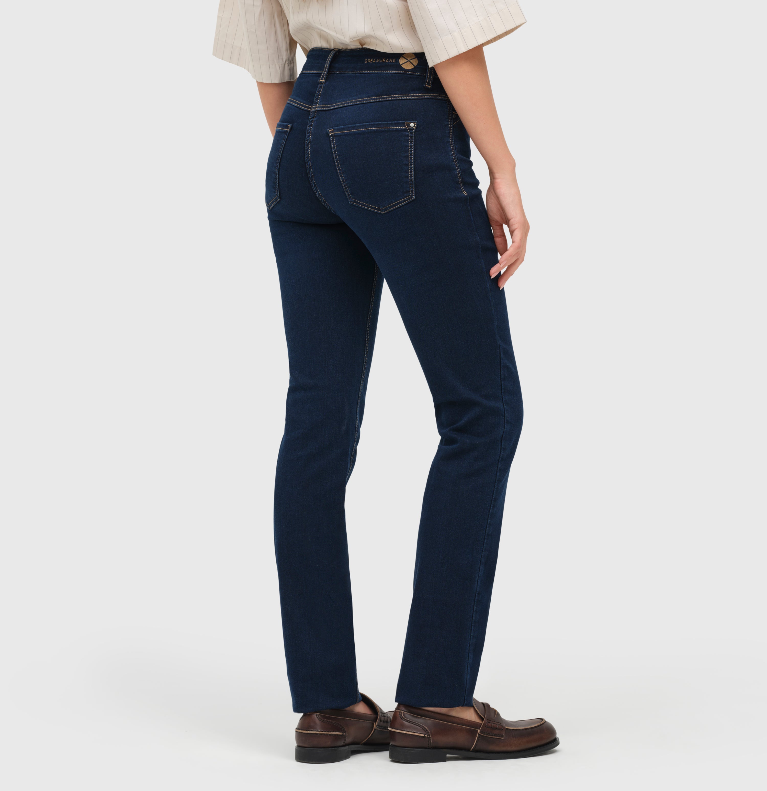 Straight fit jeans with innovative shaping effect. | S-NAME | S-FBBZ | Back view of model
