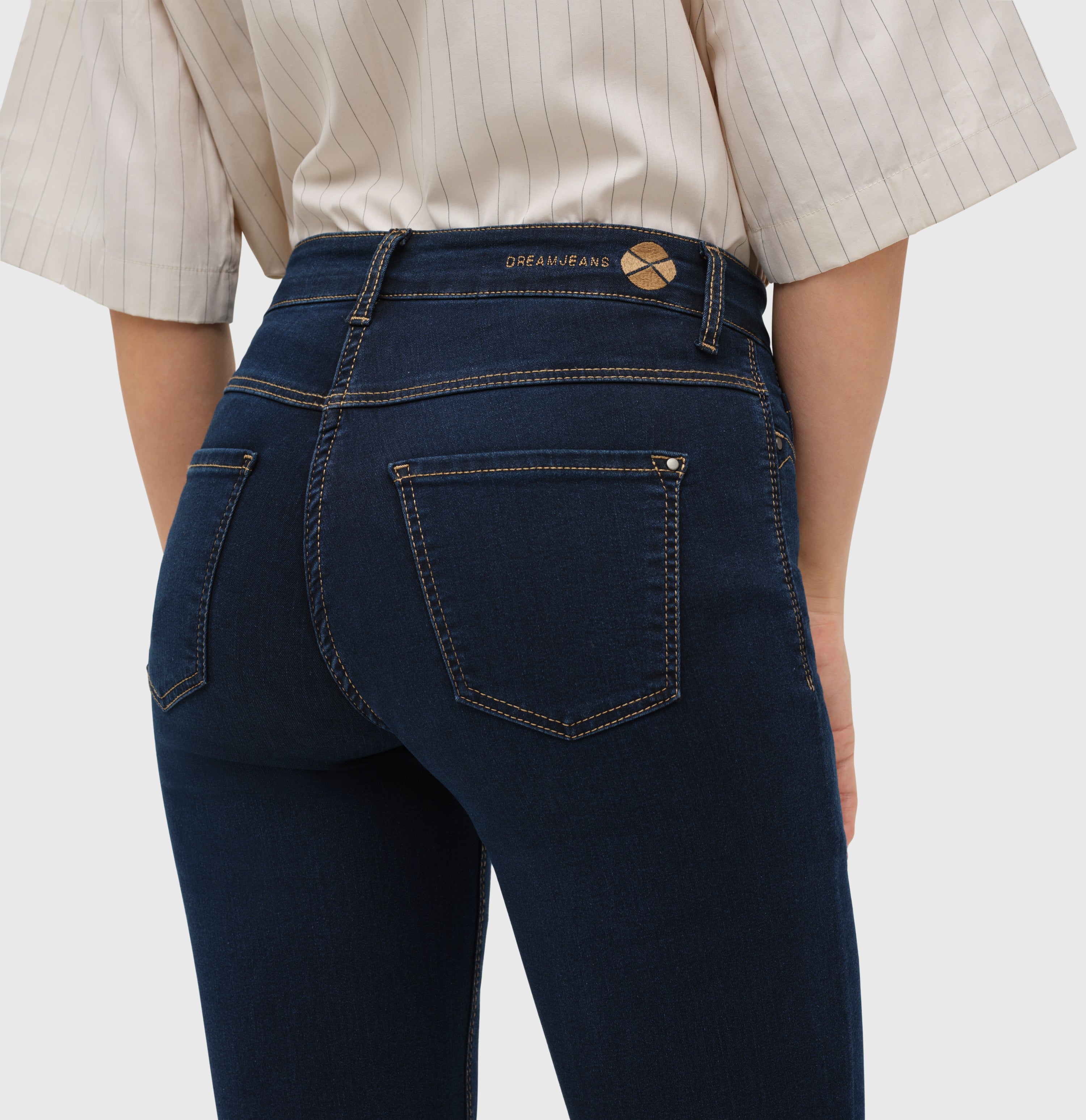Straight fit jeans with innovative shaping effect. | DREAM | dark washed | Detailed view 2 of model