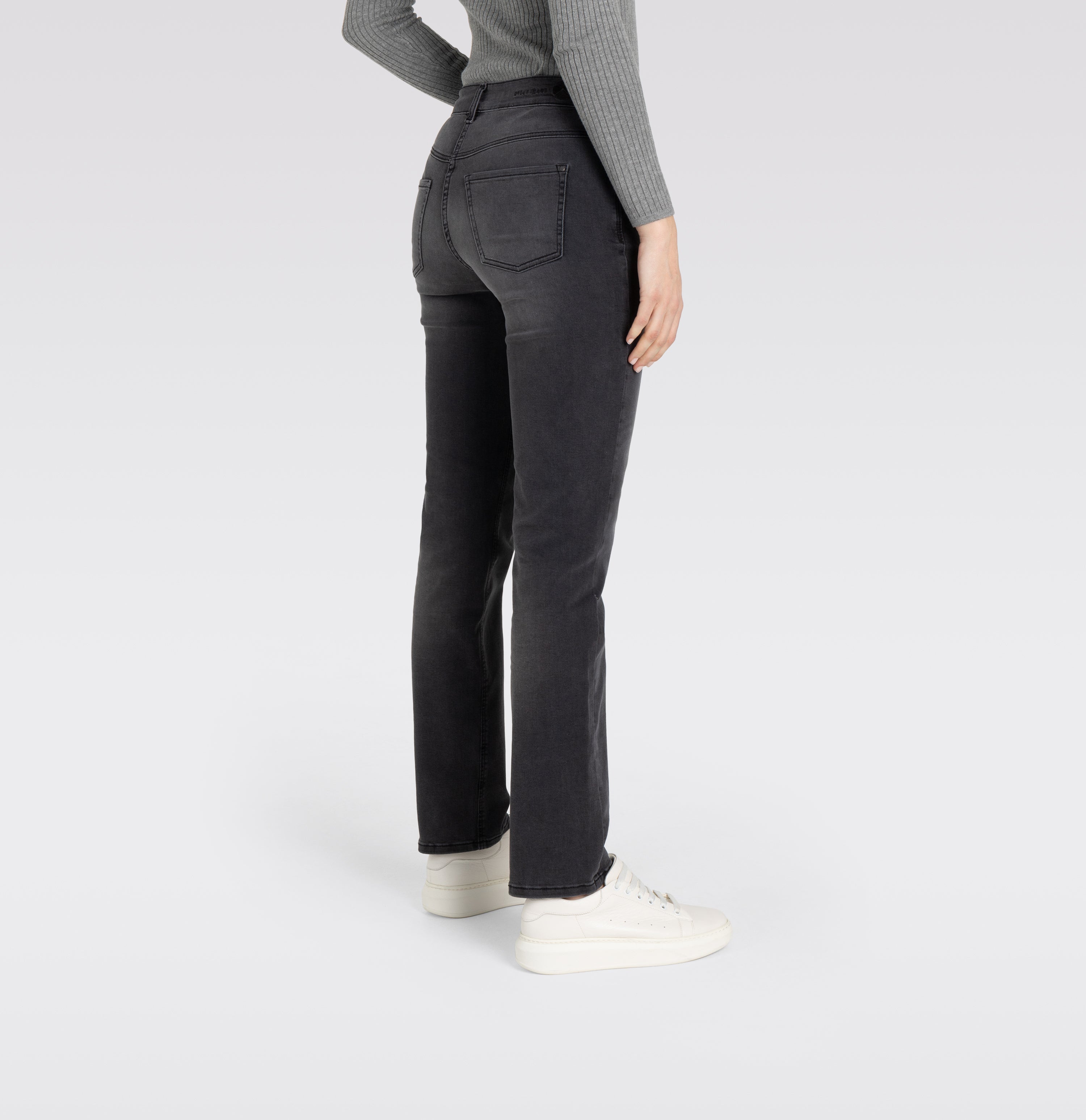 Straight fit jeans with innovative shaping effect. | S-NAME | S-FBBZ | Detailed view 4 of model