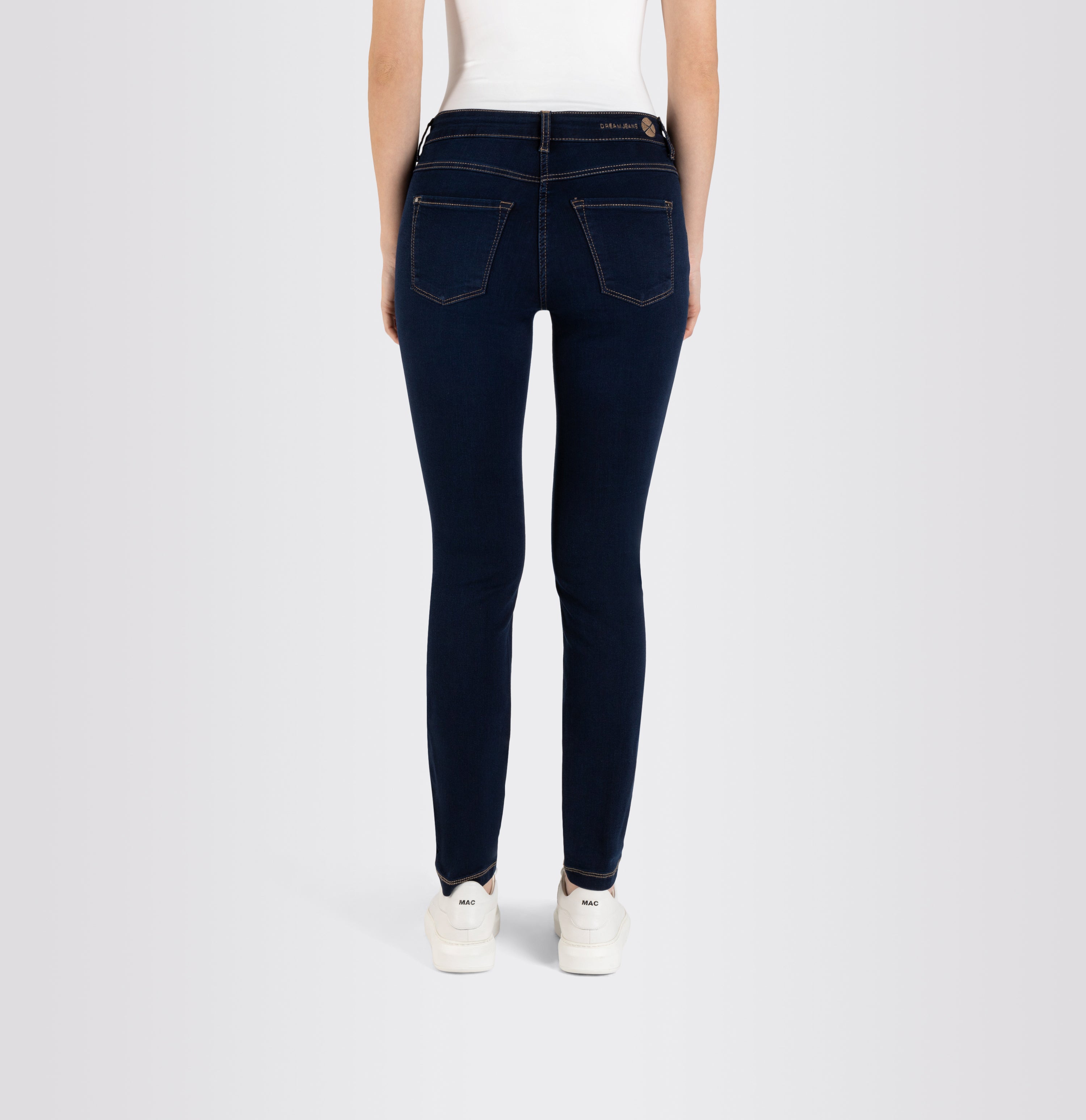 Comfortable skinny jeans with shaping effect. | S-NAME | S-FBBZ | Back view of model