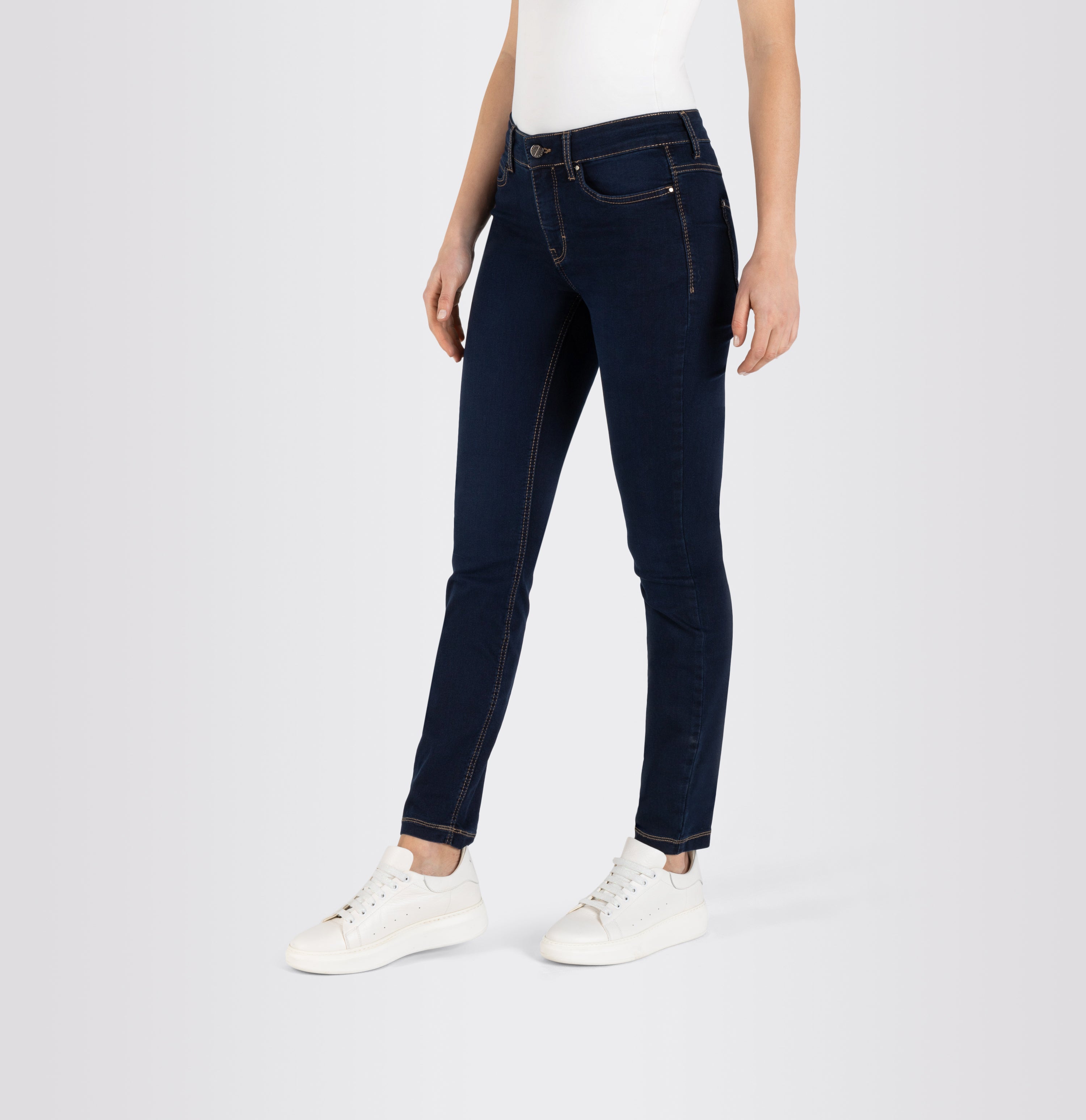 Comfortable skinny jeans with shaping effect. | S-NAME | S-FBBZ | Detailed view 3 of model