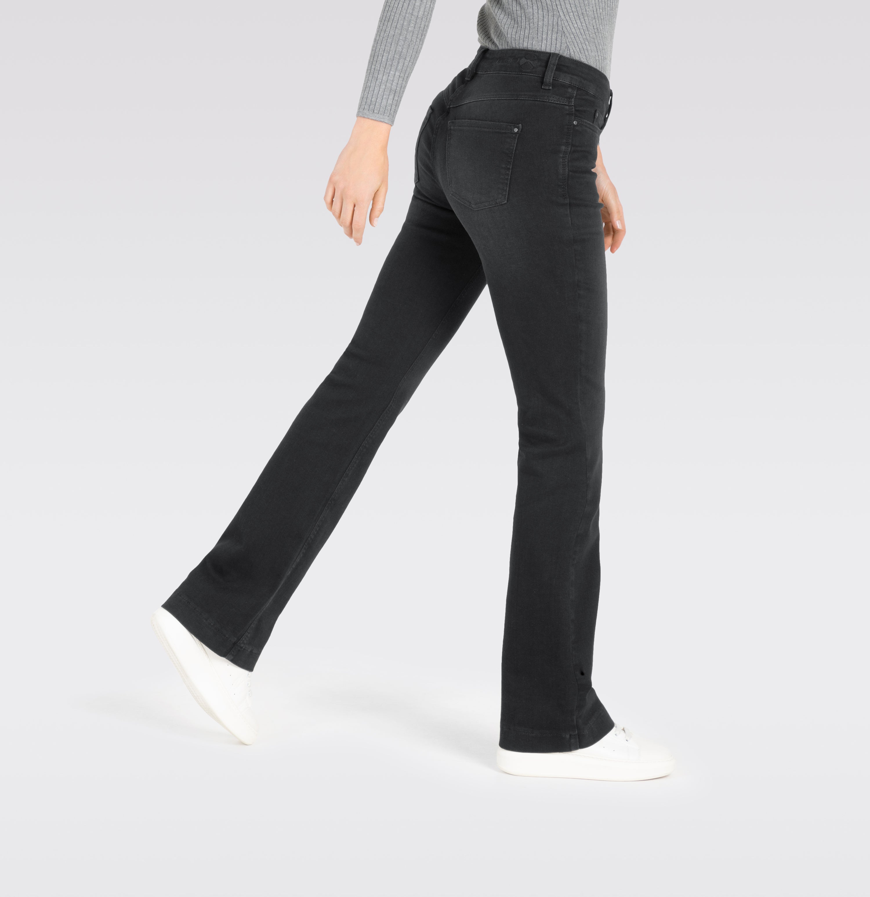 Flared fit with figure-shaping effect. | DREAM BOOT authentic | commercial black used wash | Detailed view 2 of model