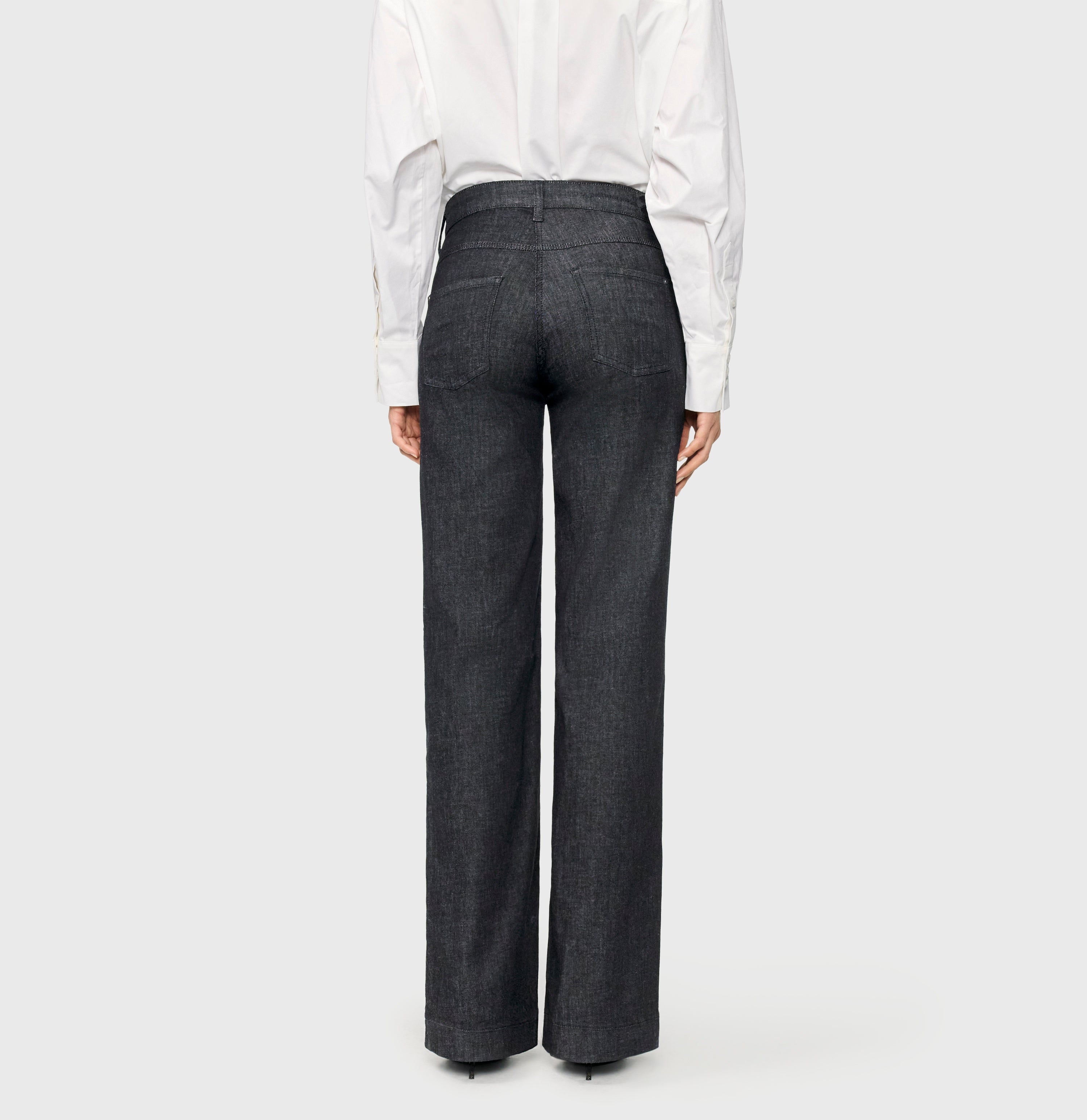 Wide jeans with shaping effect. | DREAM WIDE authentic | fashion rinsed | Back view of model