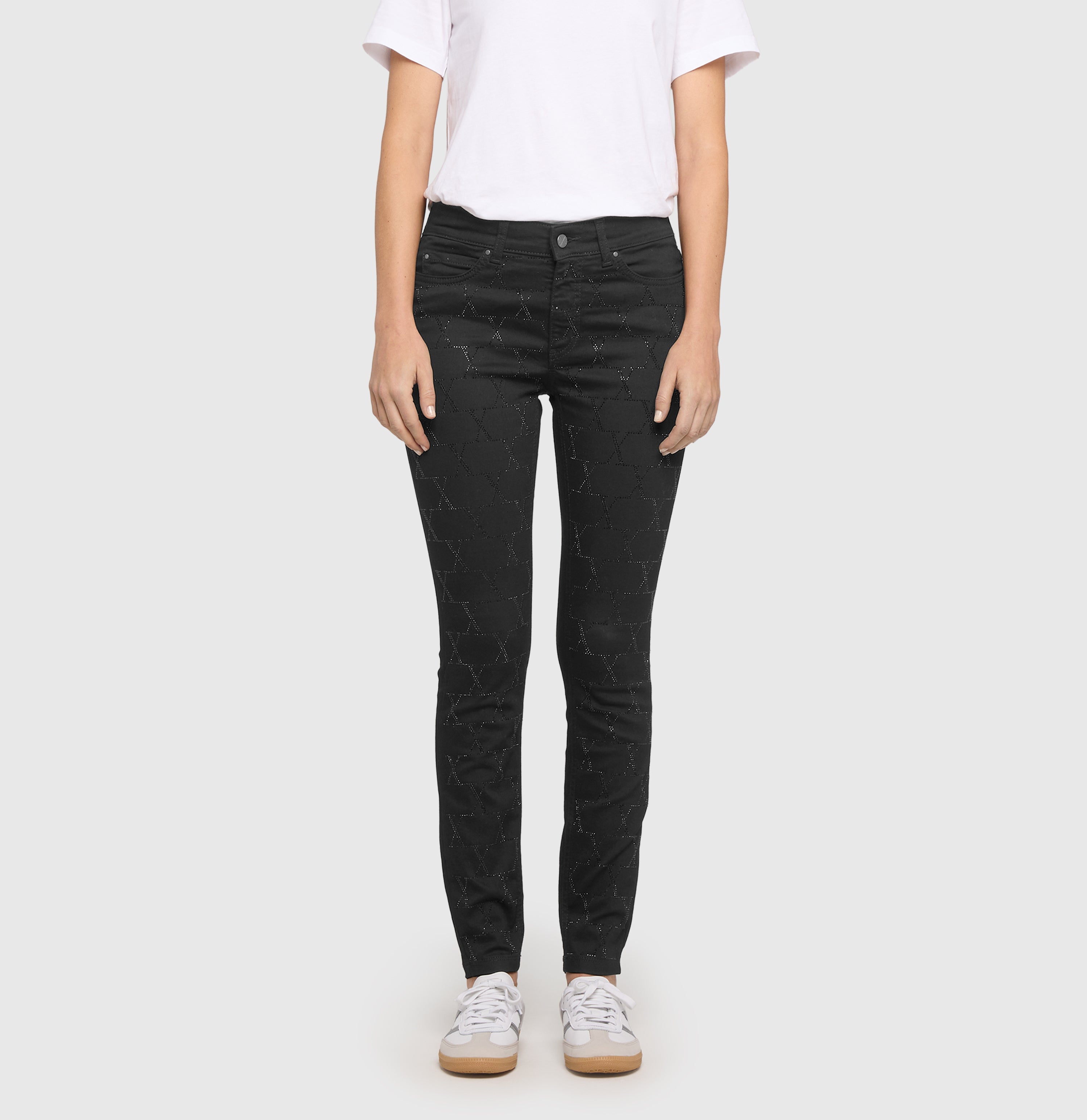 Slim hyper stretch jeans with an all-over rhinestone look. | DREAM SKINNY chain glitter | black-black | Front view of model