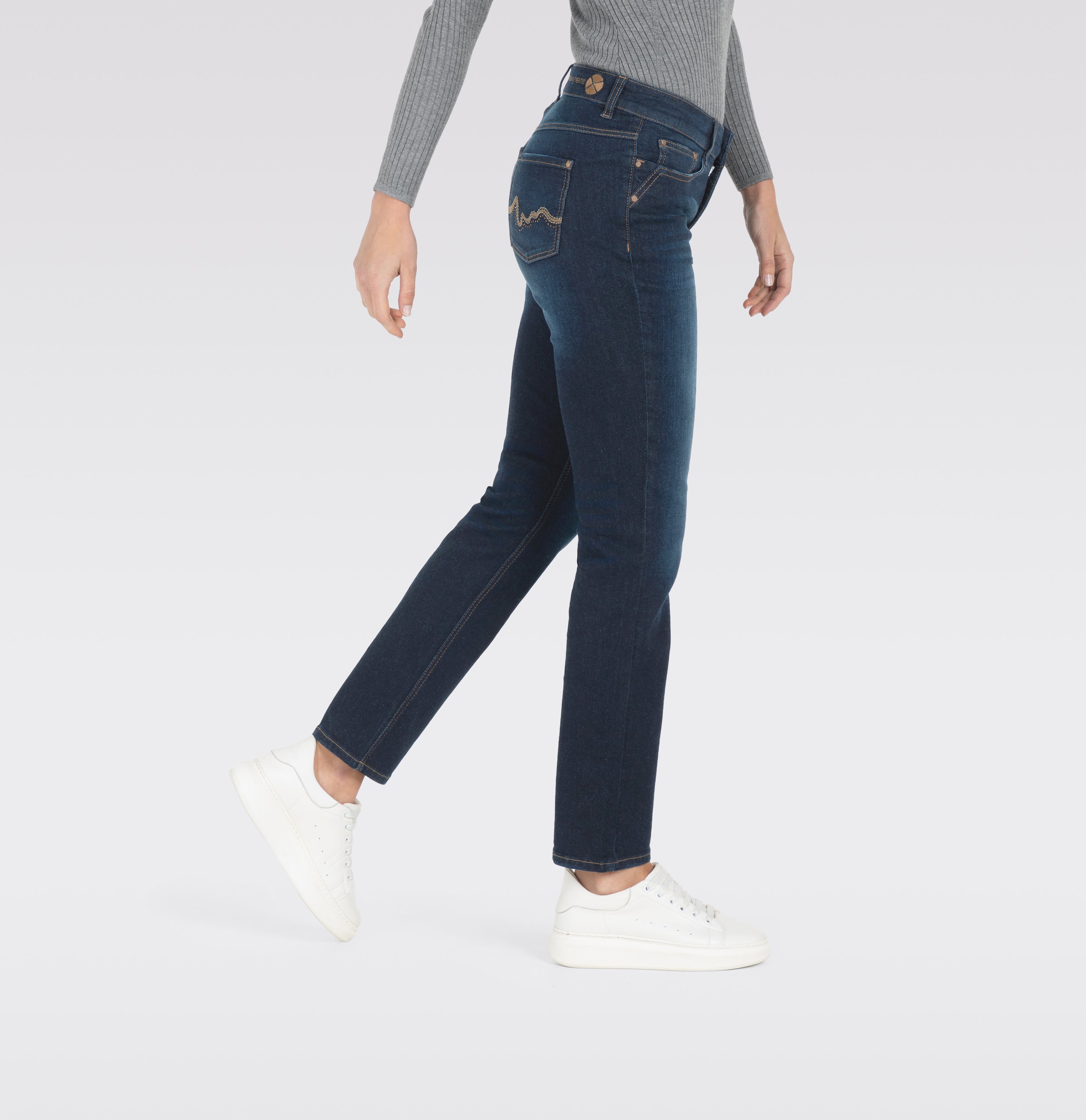 Straight fit with rhinestones and stitching. Figure-shaping. | DREAM auth.edgy glam | fancy used wash | Detailed view 4 of model