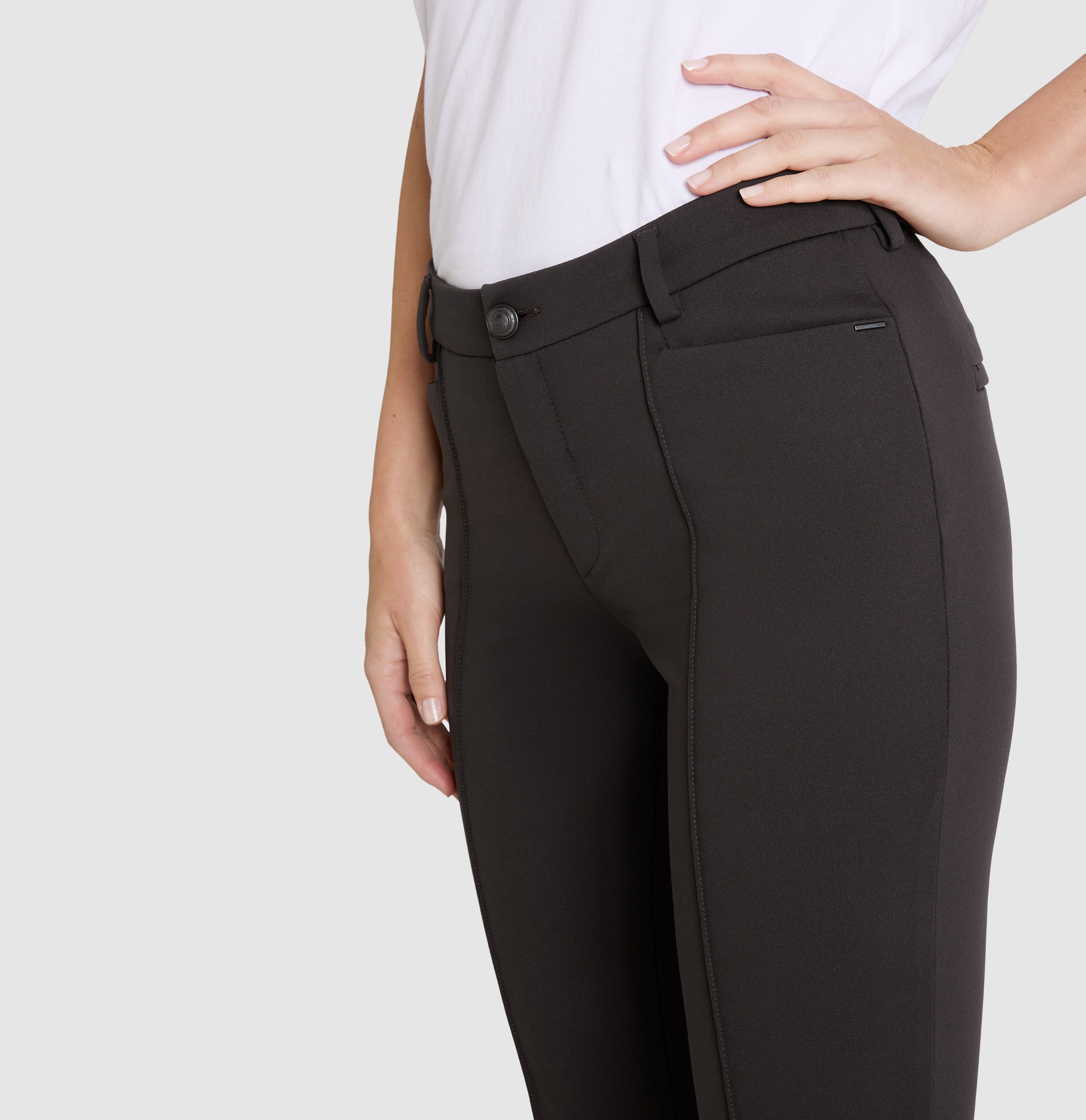 Flared jersey trousers with piping seams. | S-NAME | S-FBBZ | Detailed view 3 of model