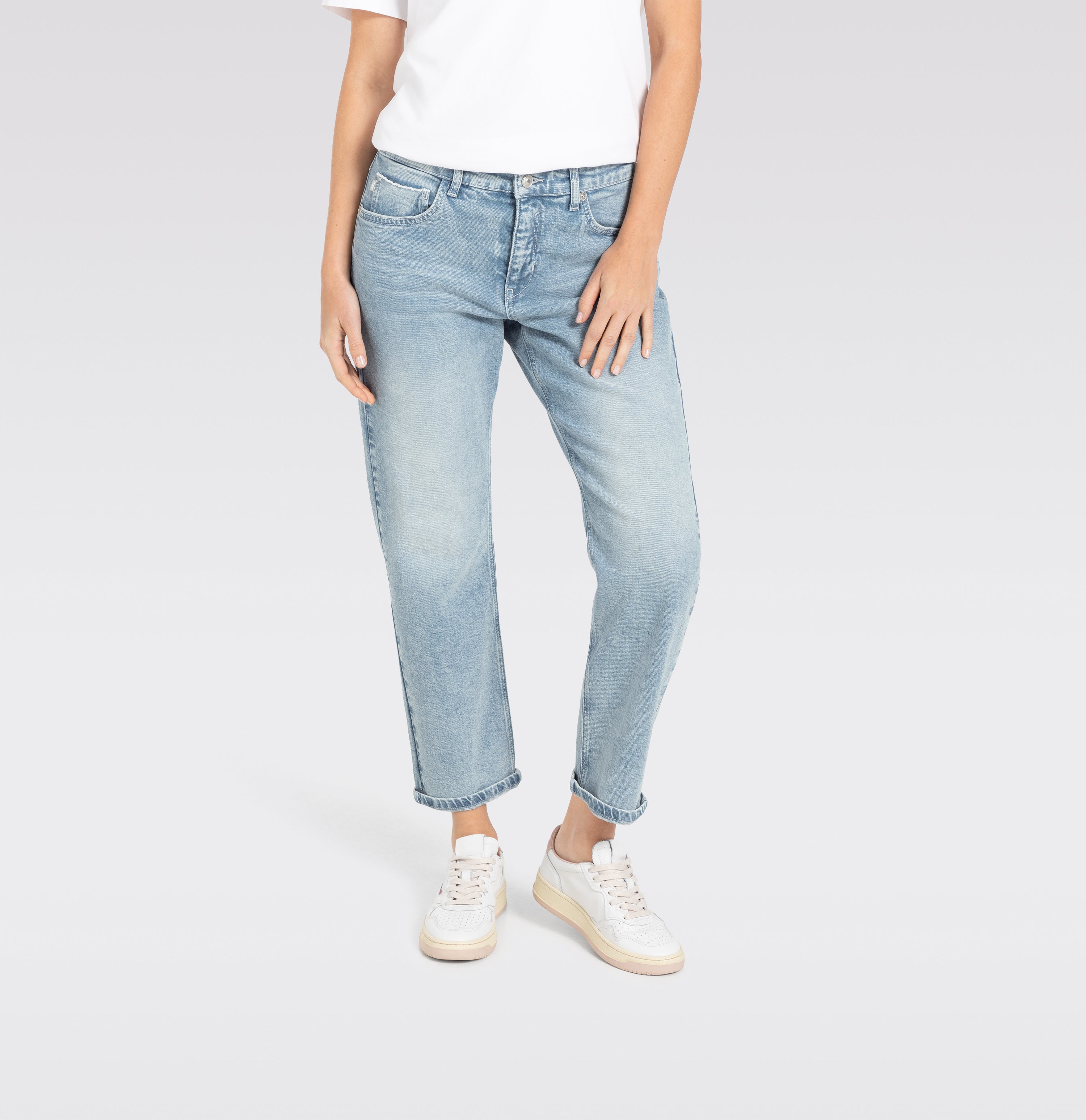 Straight jeans with a vintage look. | S-NAME | S-FBBZ | Detailed view 4 of model