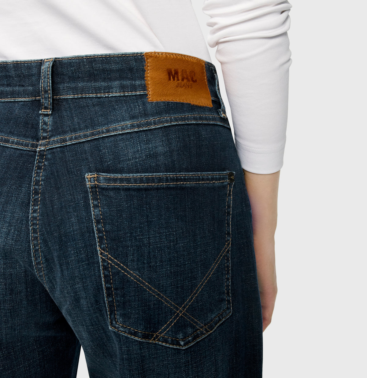  | GINA straight | moonlight blue basic wash | Detailed view 2 of model