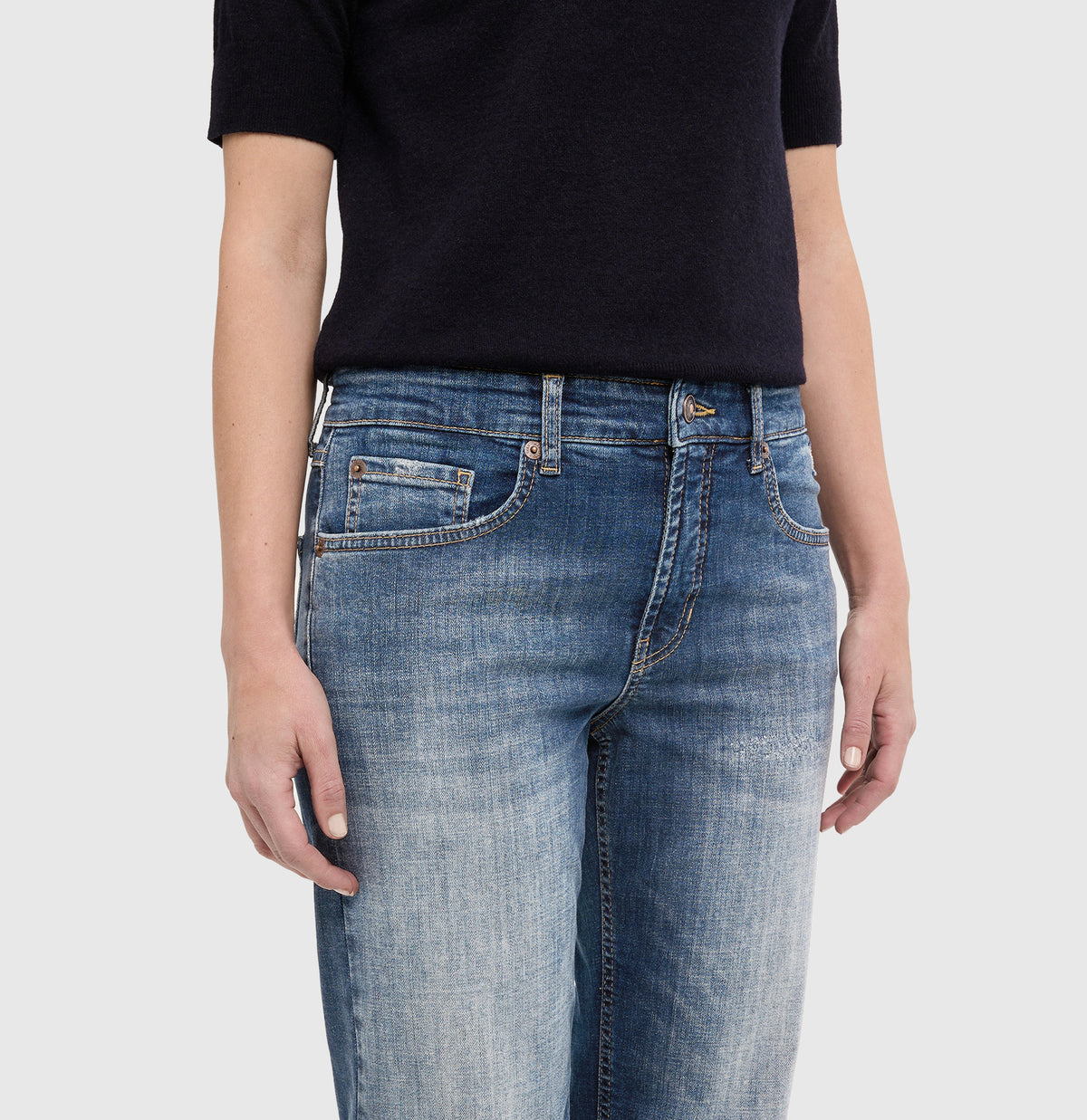  | GINA straight | retro patched darkblue | Detailed view 3 of model