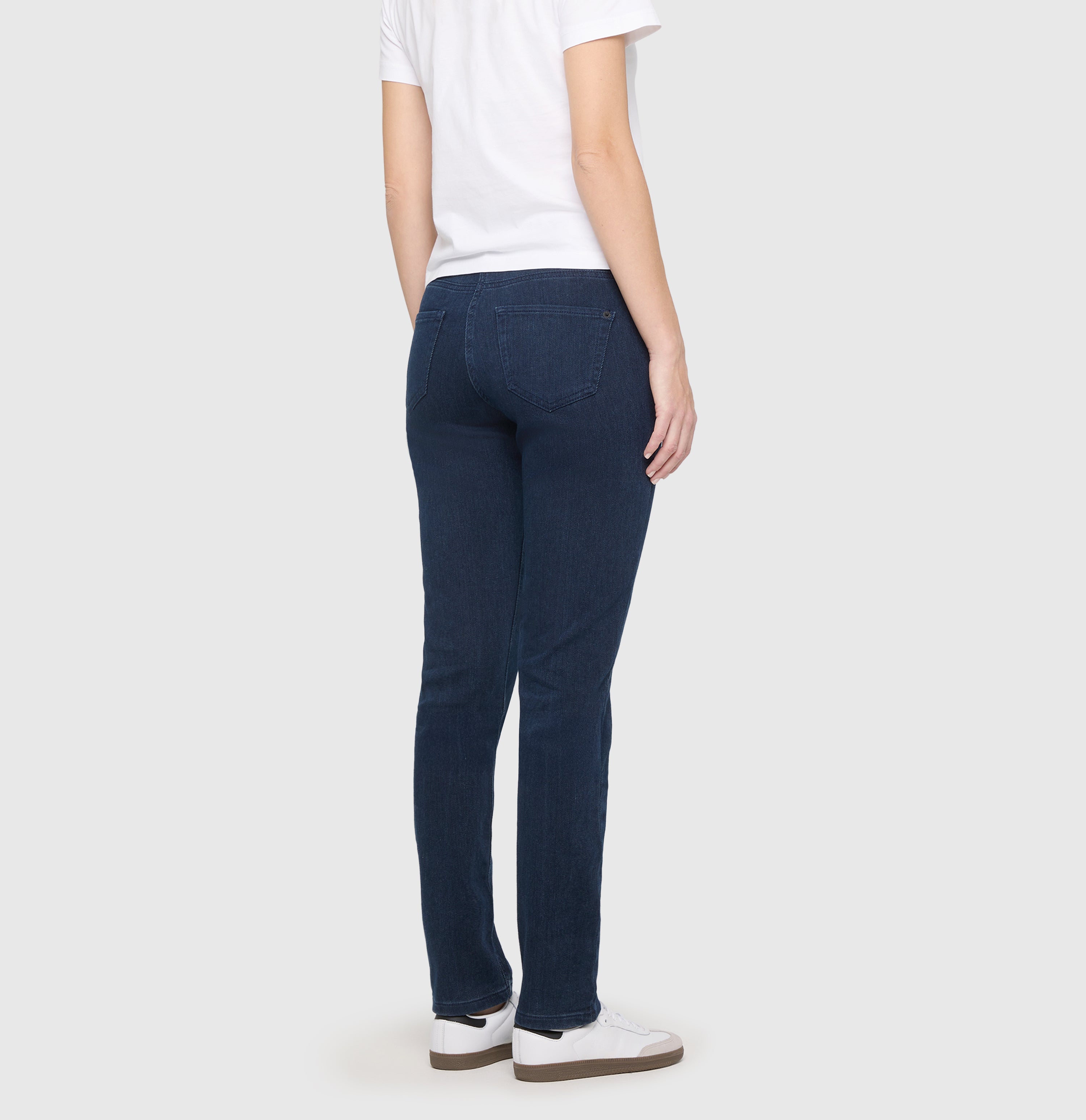 Slim thermal jeans jeans with zip detail. | SLIM | dark blue commercial wash | Back view of model