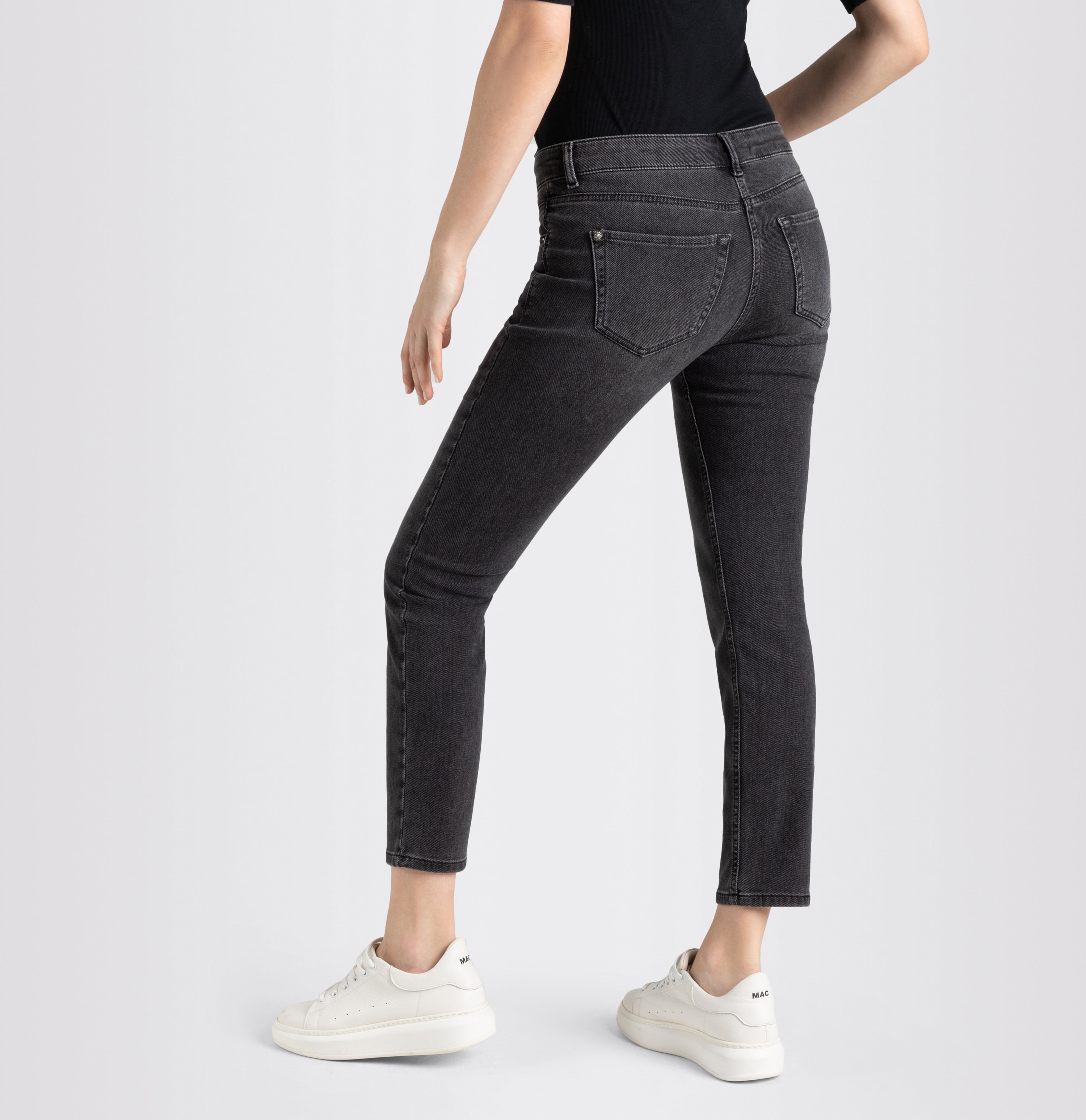 Slim thermal jeans jeans with zip detail. | SLIM | grey basic | Back view of model