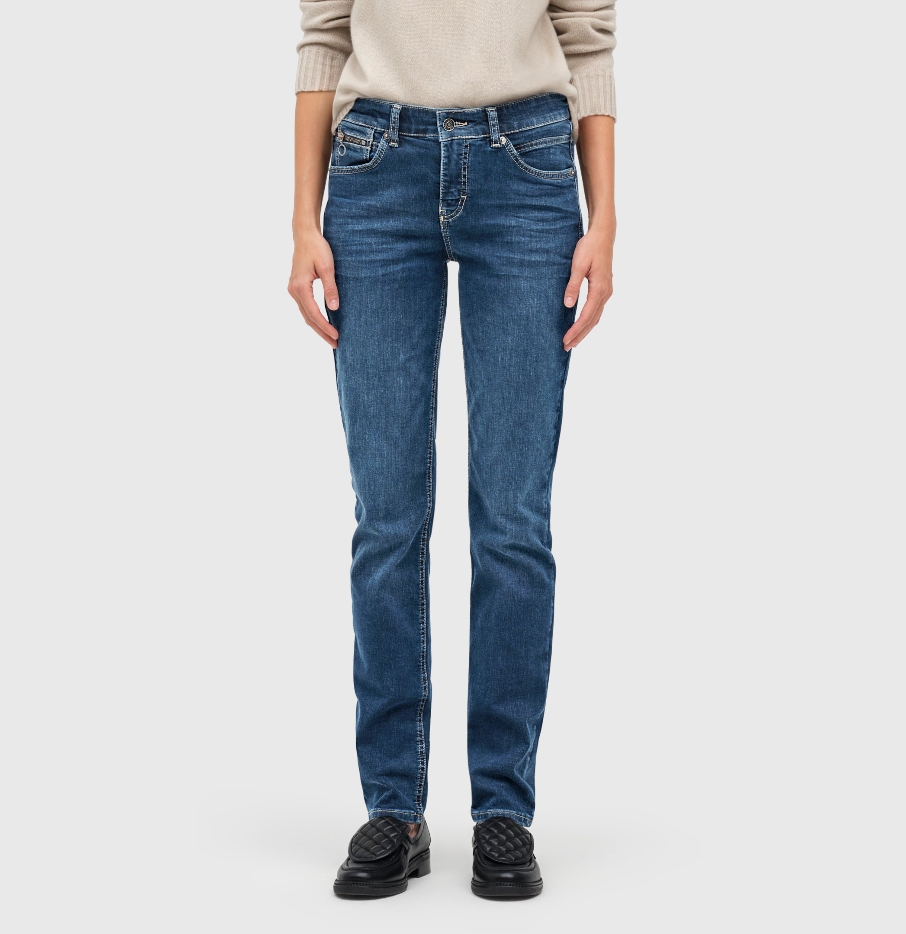 Slim, comfortable jeans with zip detail. | S-NAME | S-FBBZ | Side view of model