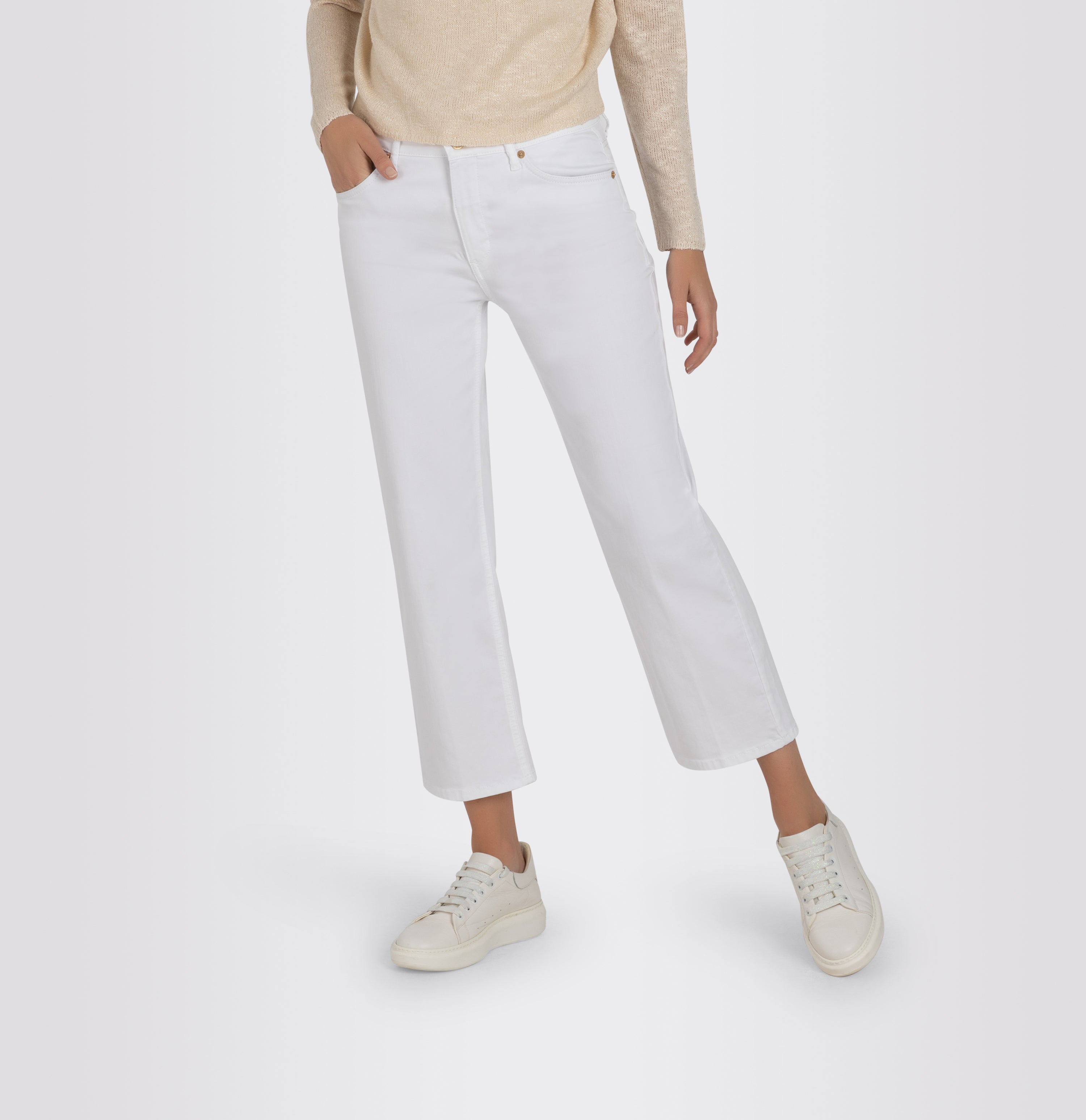 Culotte made of summery lightweight denim. | S-NAME | S-FBBZ | Detailed view 2 of model