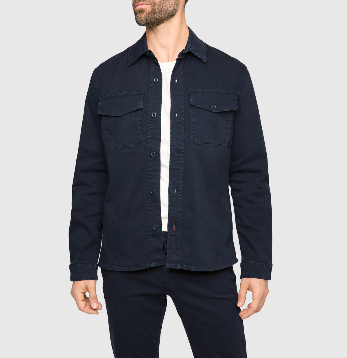 Overshirt made of highly elastic denim. | Overshirt | midnight blue | Side view of model