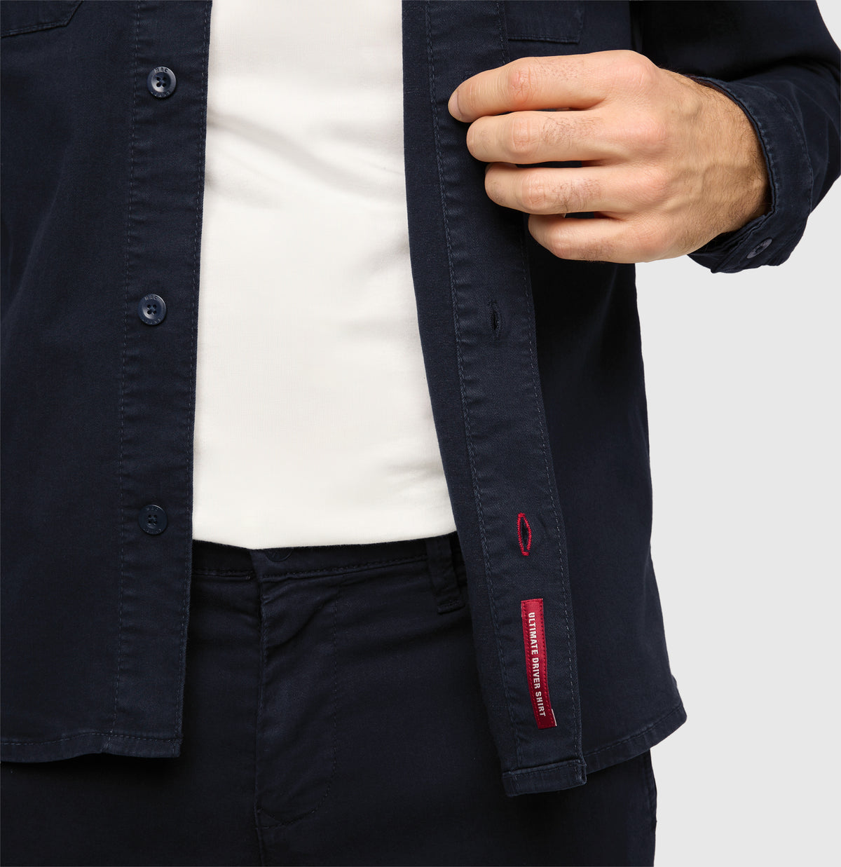 Overshirt made of highly elastic denim. | Overshirt | midnight blue | Detailed view 2 of model