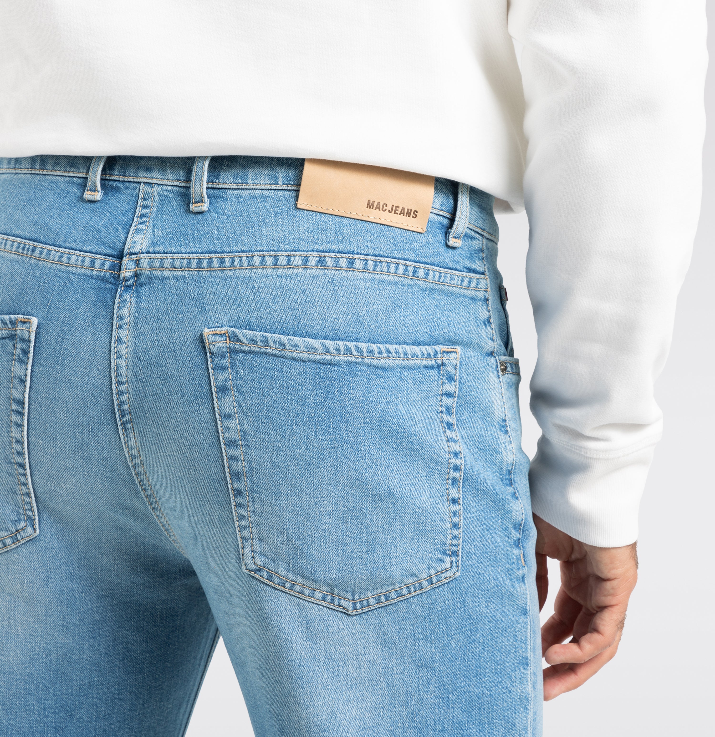 Comfort fit with an authentic vintage look. | S-NAME | S-FBBZ | Detailed view 4 of model