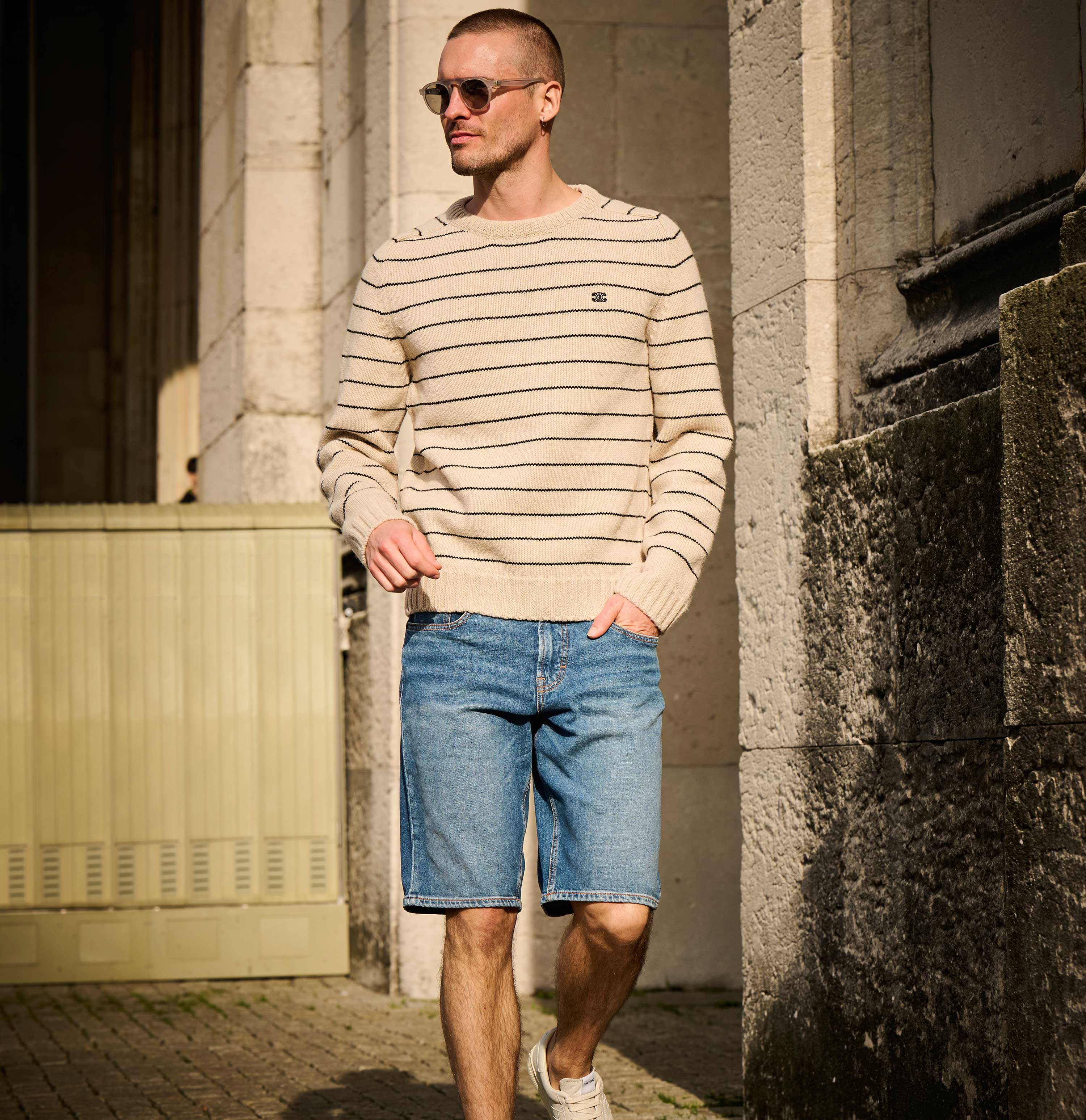 Bermuda jeans with a vintage look. | Rick Bermuda | dark blue authentic wash | Campaign image 3