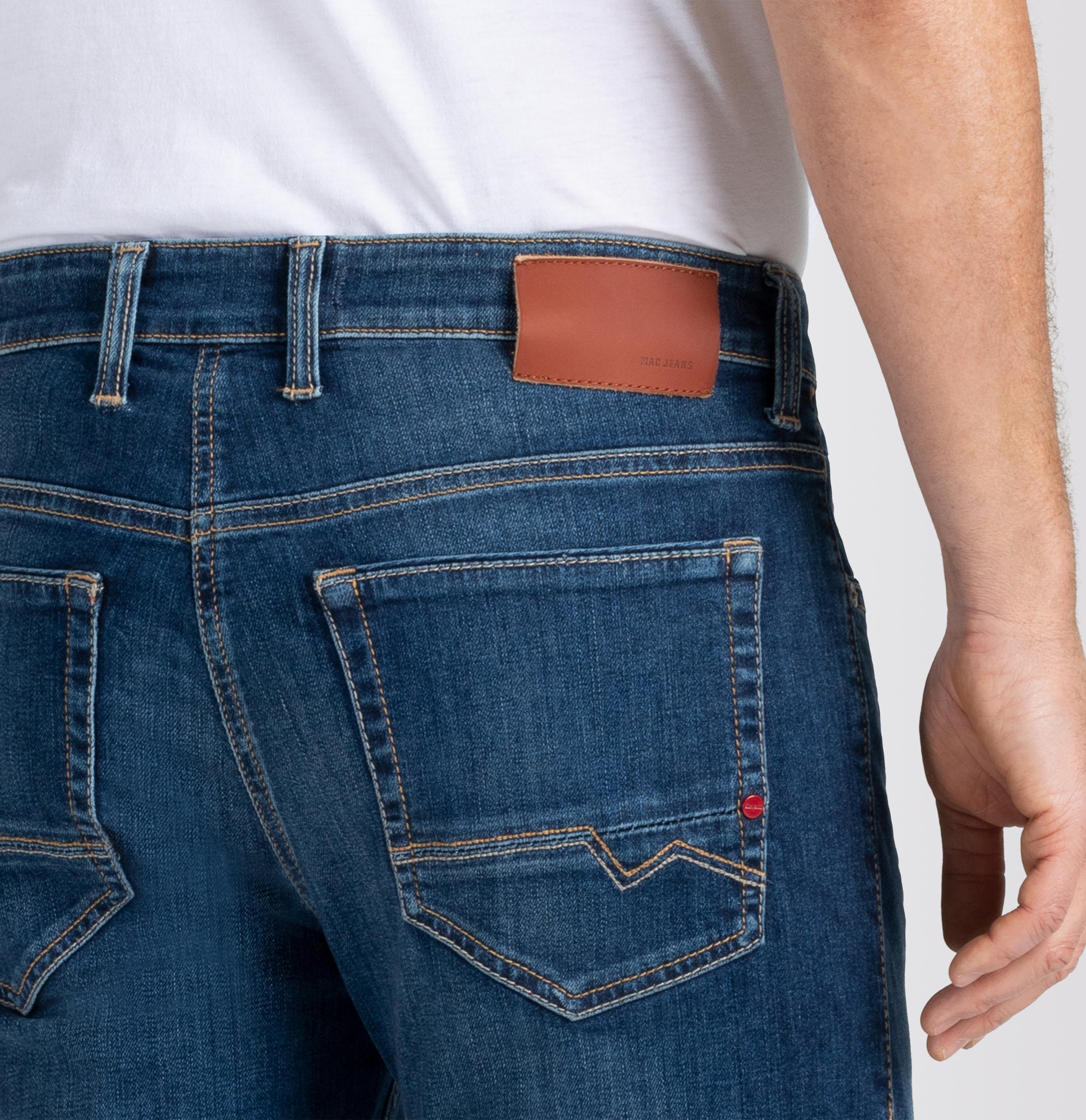 Highly elastic driver jeans with a vintage look. | S-NAME | S-FBBZ | Side view of model