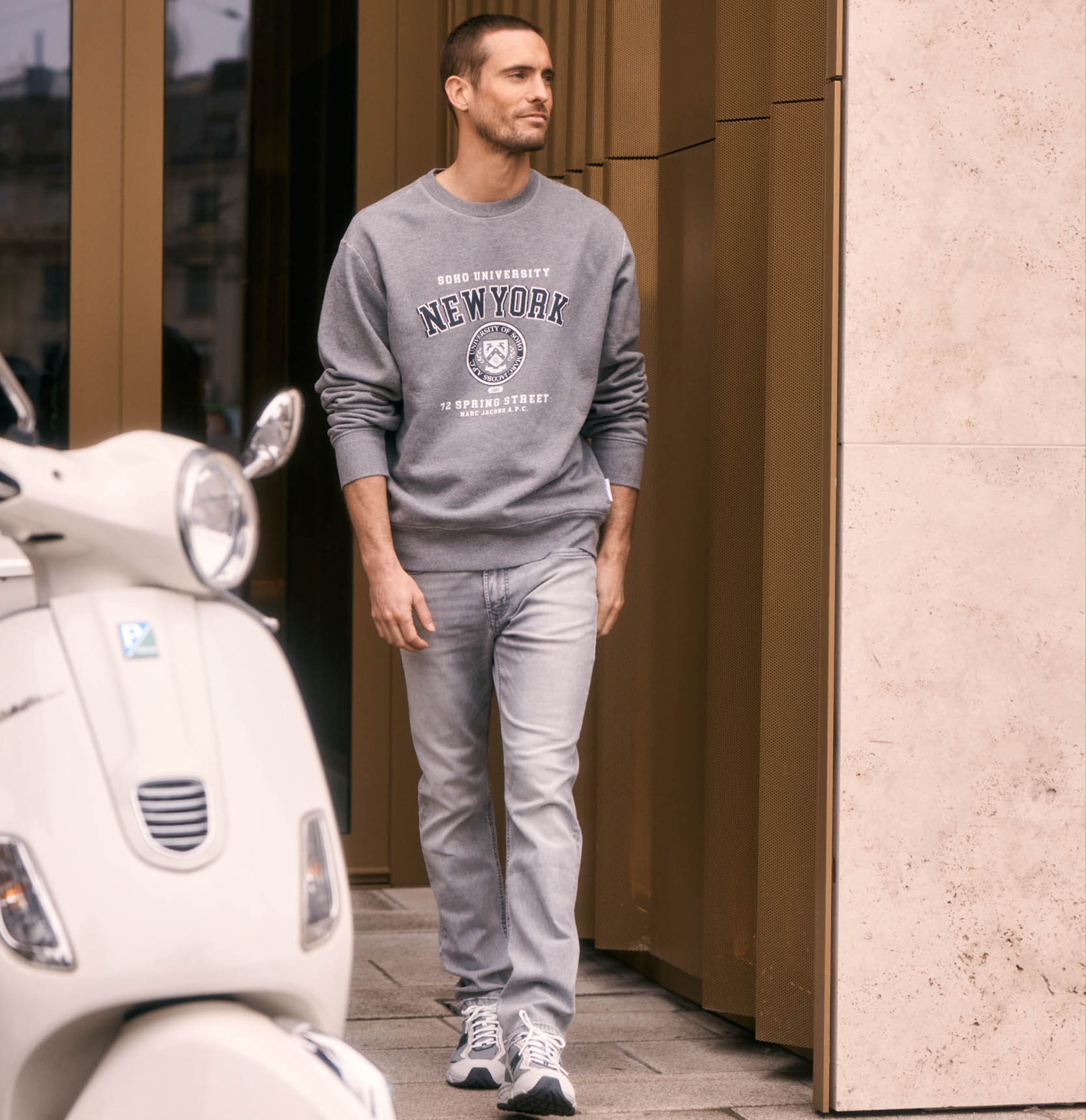 Slim driver jeans with a vintage look. | Arne Pipe | authentic summer grey | Campaign image 3