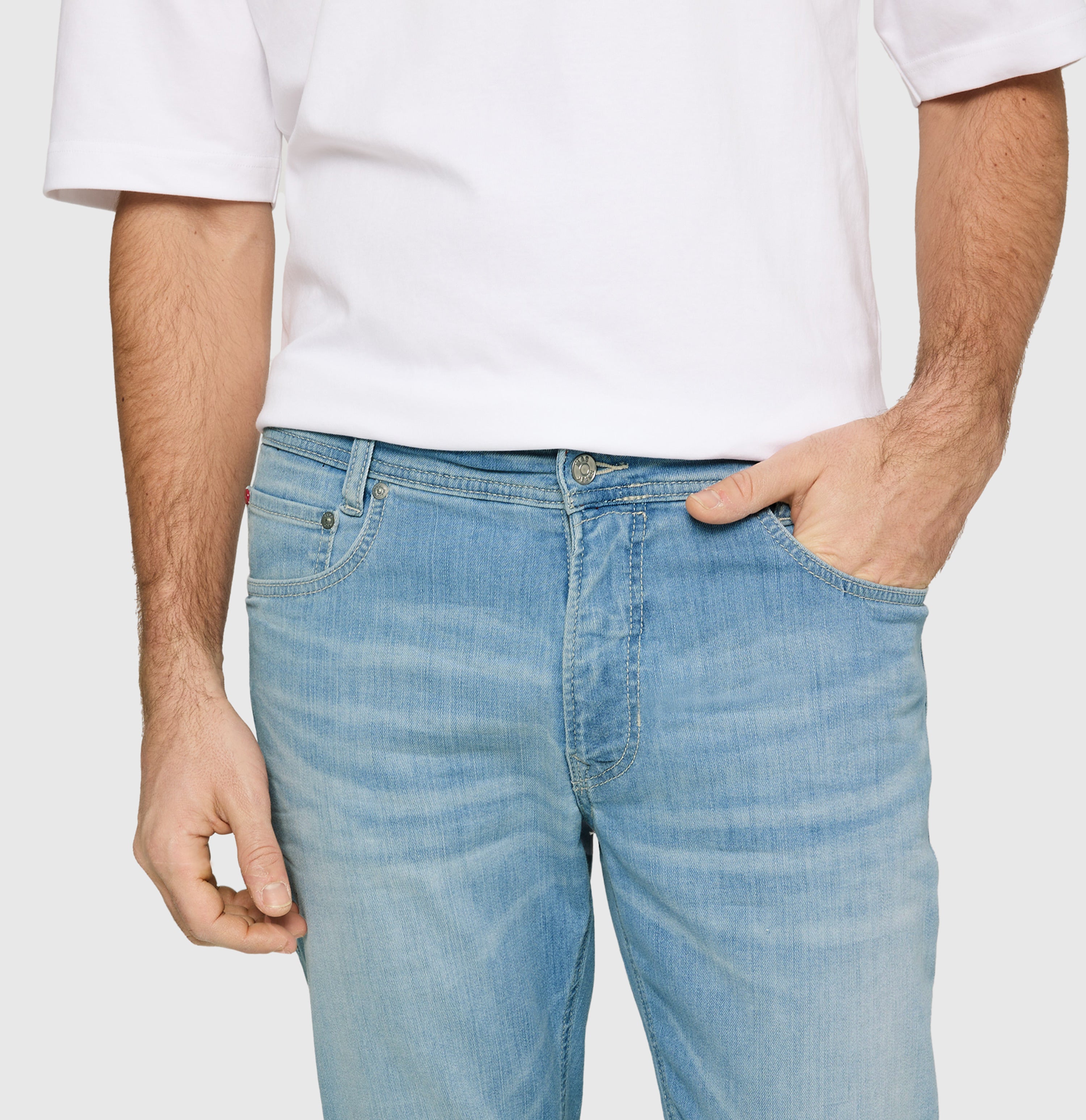 Light driver jeans with high elasticity. | Driver Jeans | authentic sky blue | Detailed view 3 of model