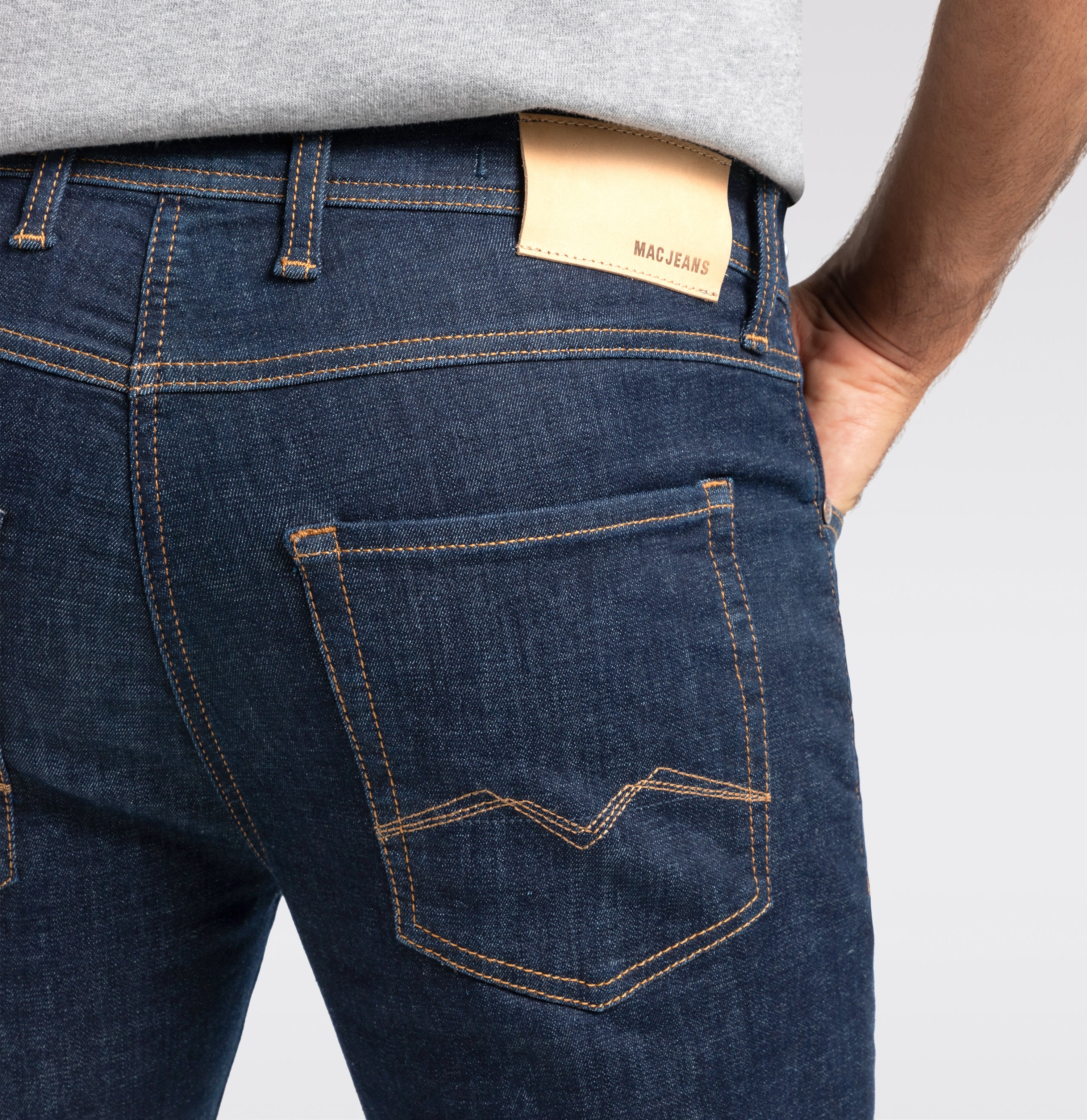 Ultimate driver jeans with a slim cut. | Driver Jeans | middark | Detailed view 4 of model
