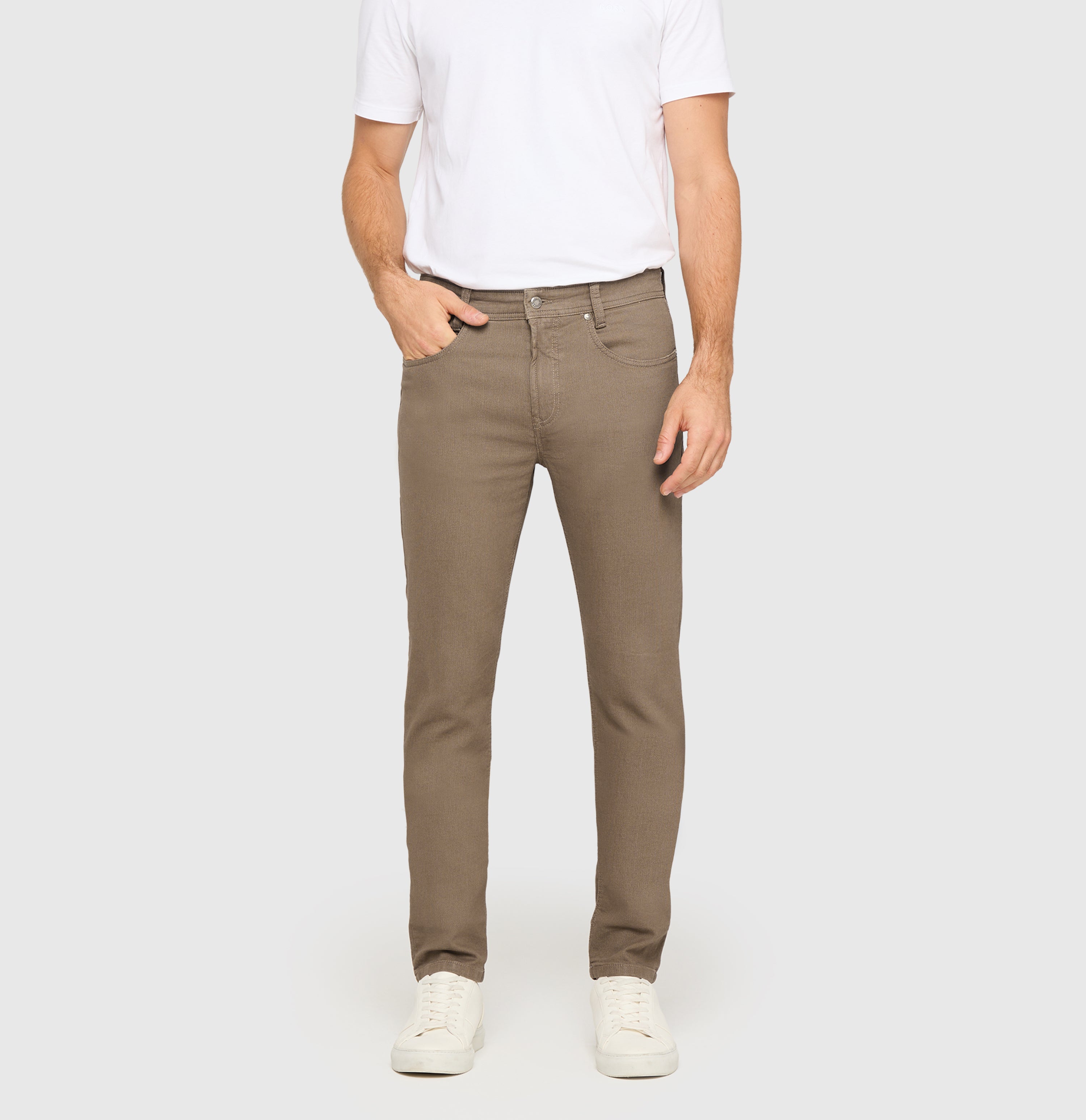 Slim trousers in a subtly patterned sweat material. | Jog´n Jeans by MAC | clay printed | Front view of model